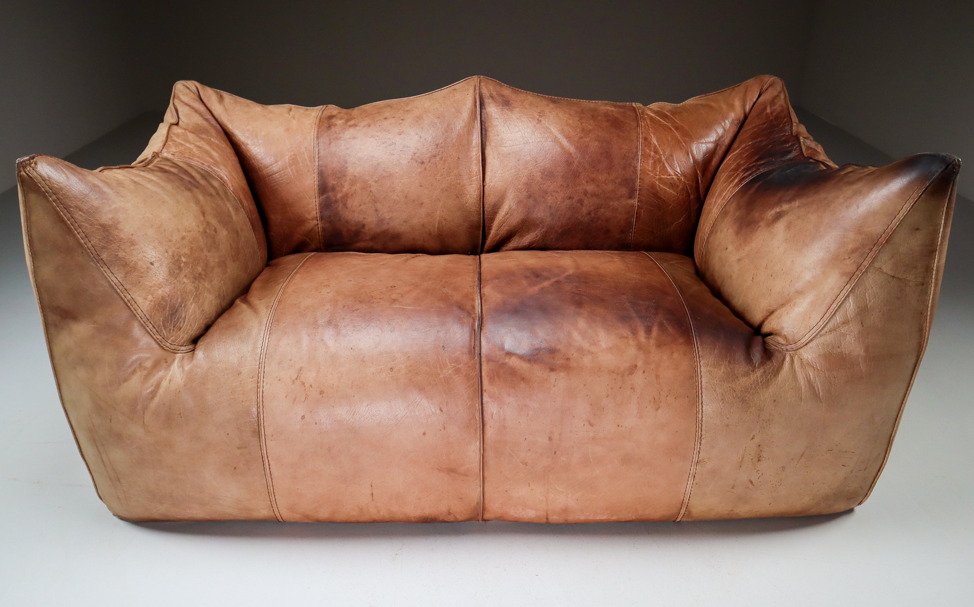 Patinated Cognac leather Le Bambole Sofa by Mario Bellini for B&B Italia, Italy, 1970s Mid-20th century
