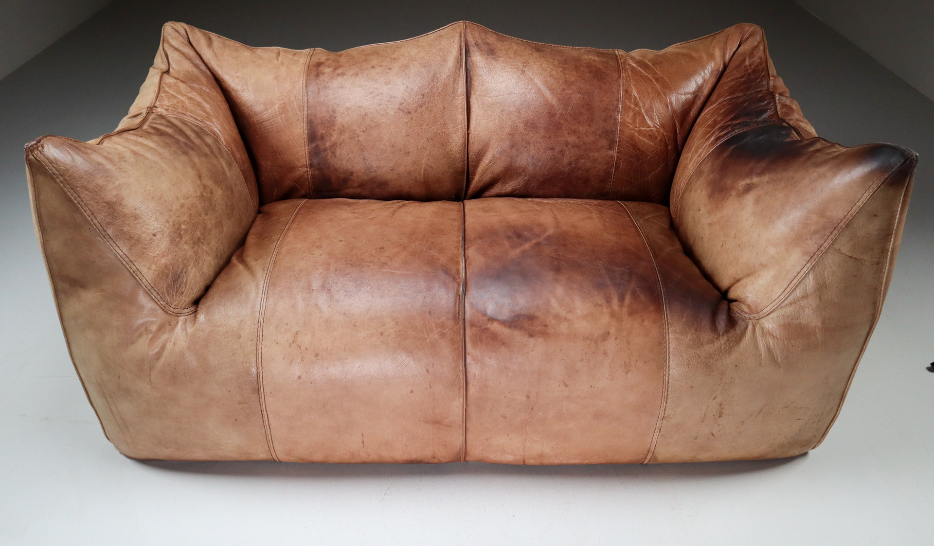 Patinated Cognac leather Le Bambole Sofa by Mario Bellini for B&B Italia, Italy, 1970s Mid-20th century