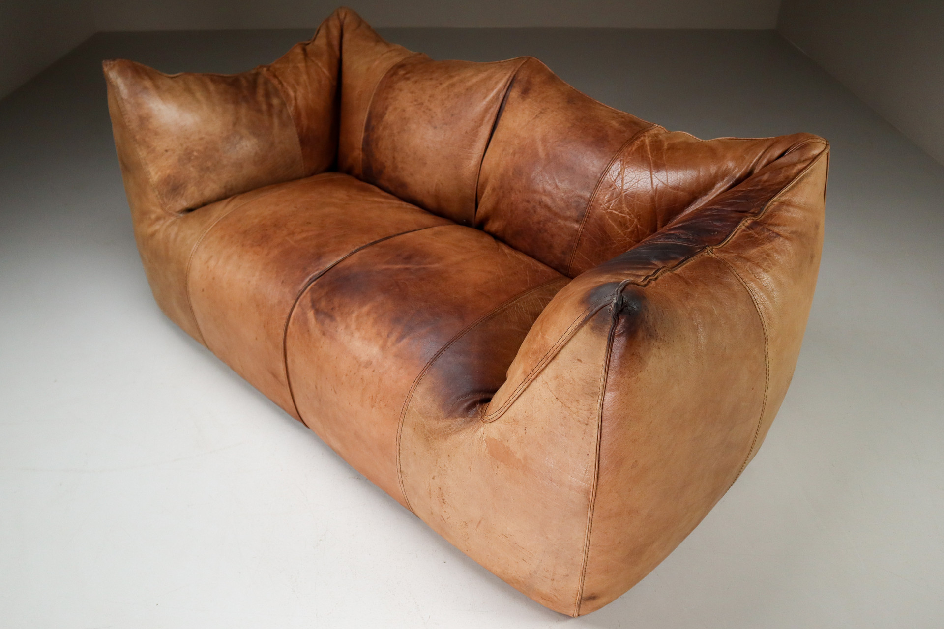 Patinated Cognac leather Le Bambole Sofa by Mario Bellini for B&B Italia, Italy, 1970s Mid-20th century