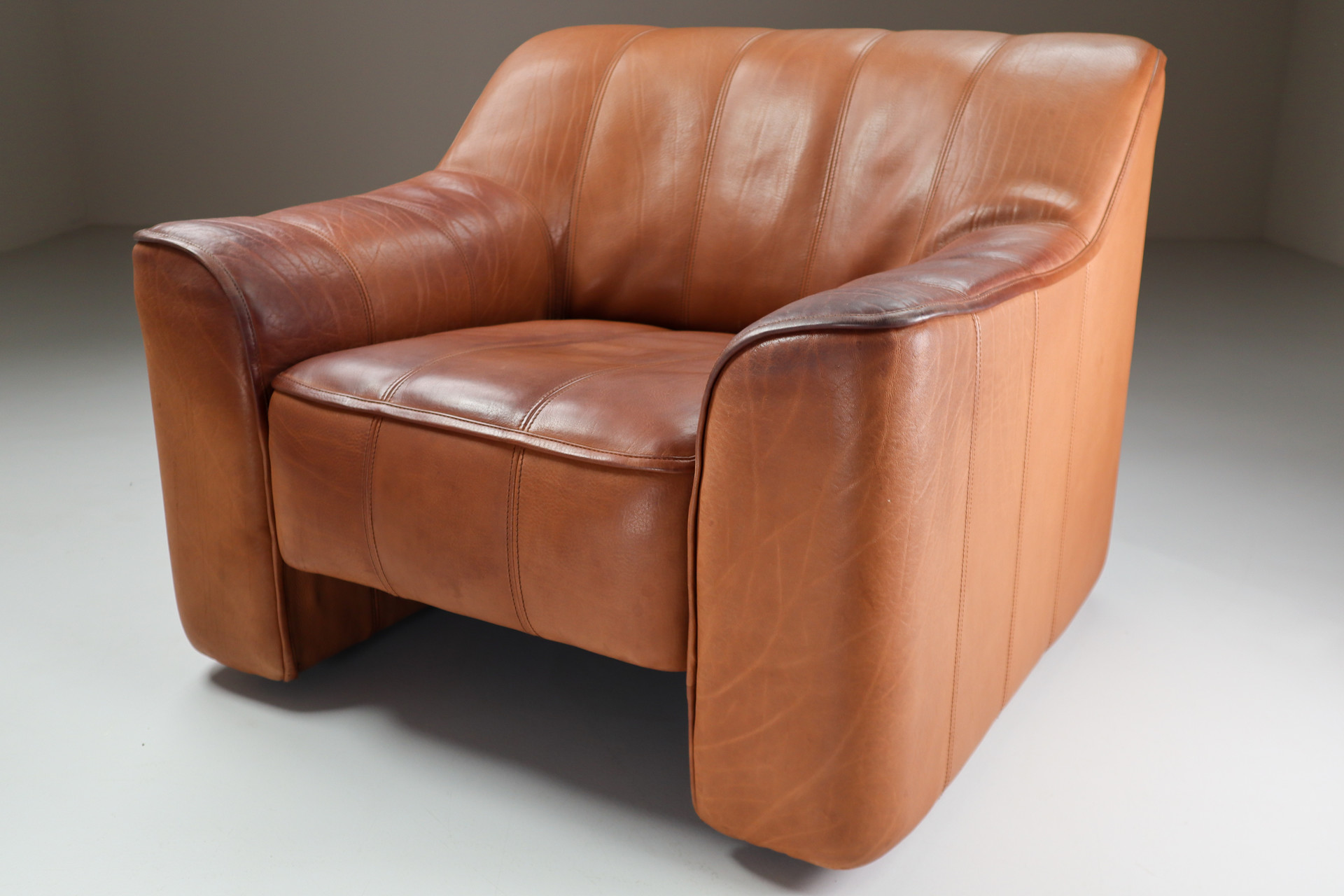 Patinated De Sede DS 44 Leather Armchair, Switzerland 1970s Mid-20th century