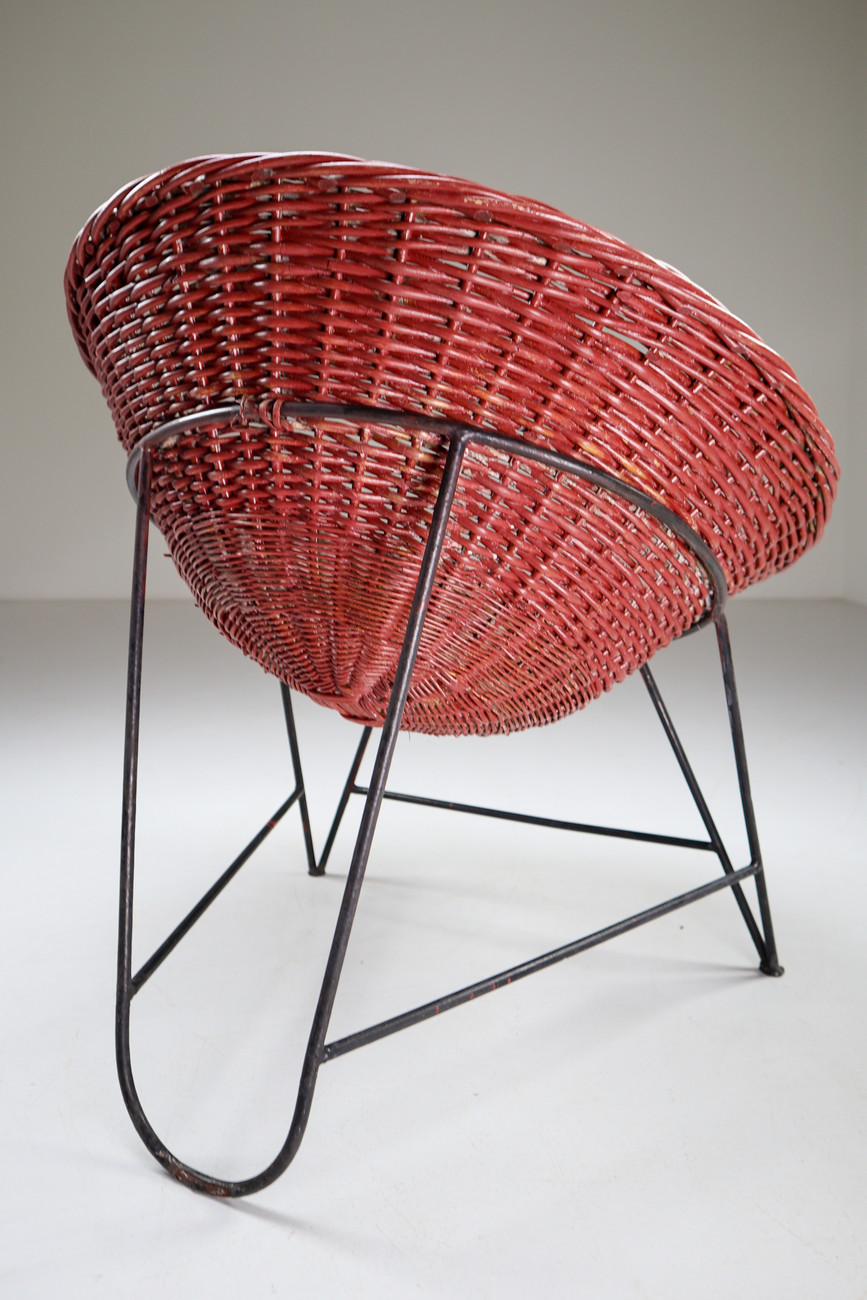 Patinated Mid Century Modern Wicker Midcentury Wicker Easy-Lounge-Patio Chair Designed In Europe, Mid-20th century