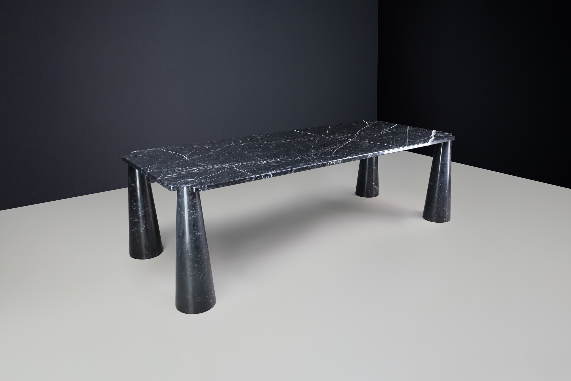 Post modern Angelo Mangiarotti for Skipper 'Eros,' large rectangular dining table in black Marquina Marble, Italy, the 1970s. Mid-20th century