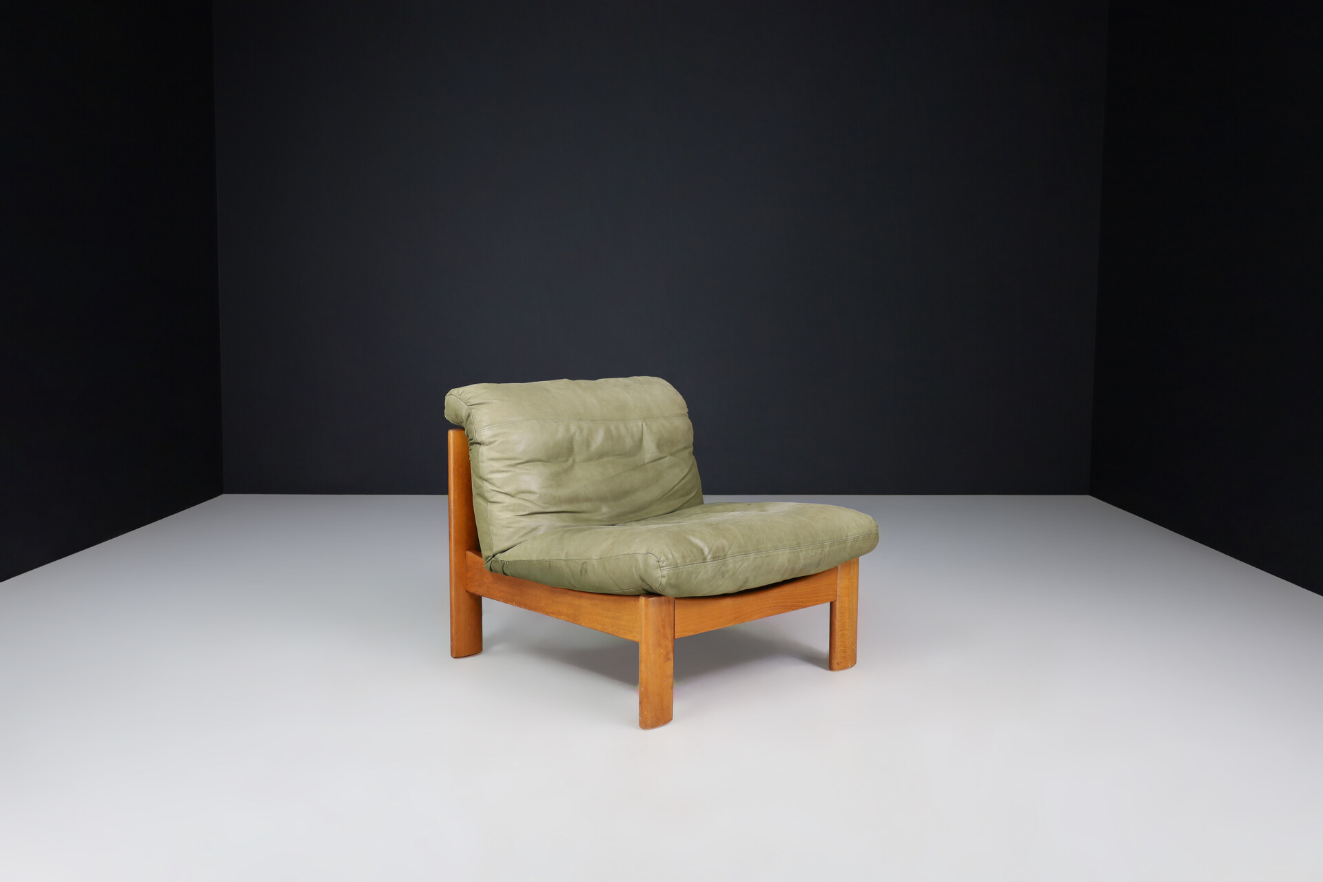 Post modern Green Leather Slipper Chair, The Netherlands 1970s Late-20th century