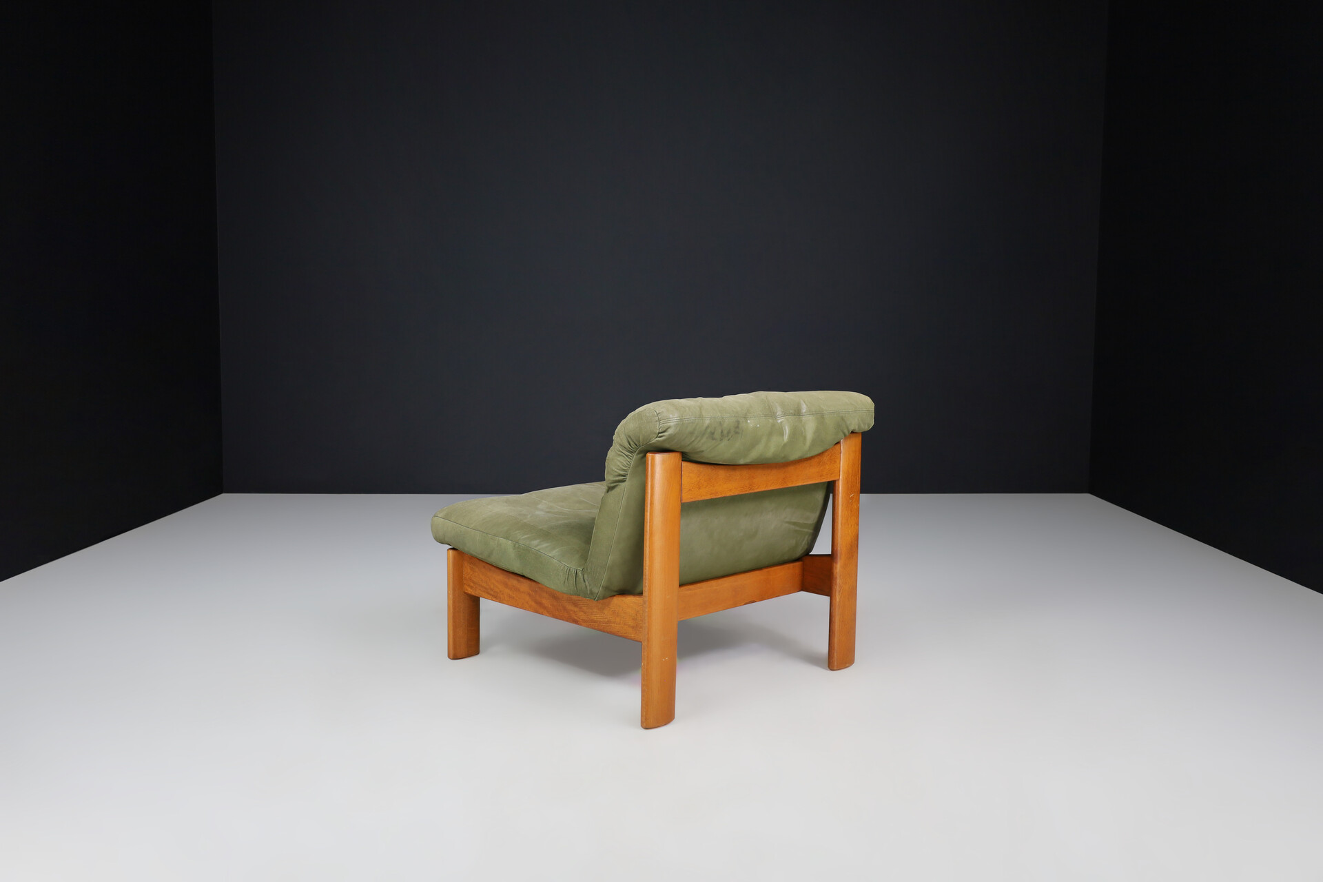 Post modern Green Leather Slipper Chair, The Netherlands 1970s Late-20th century