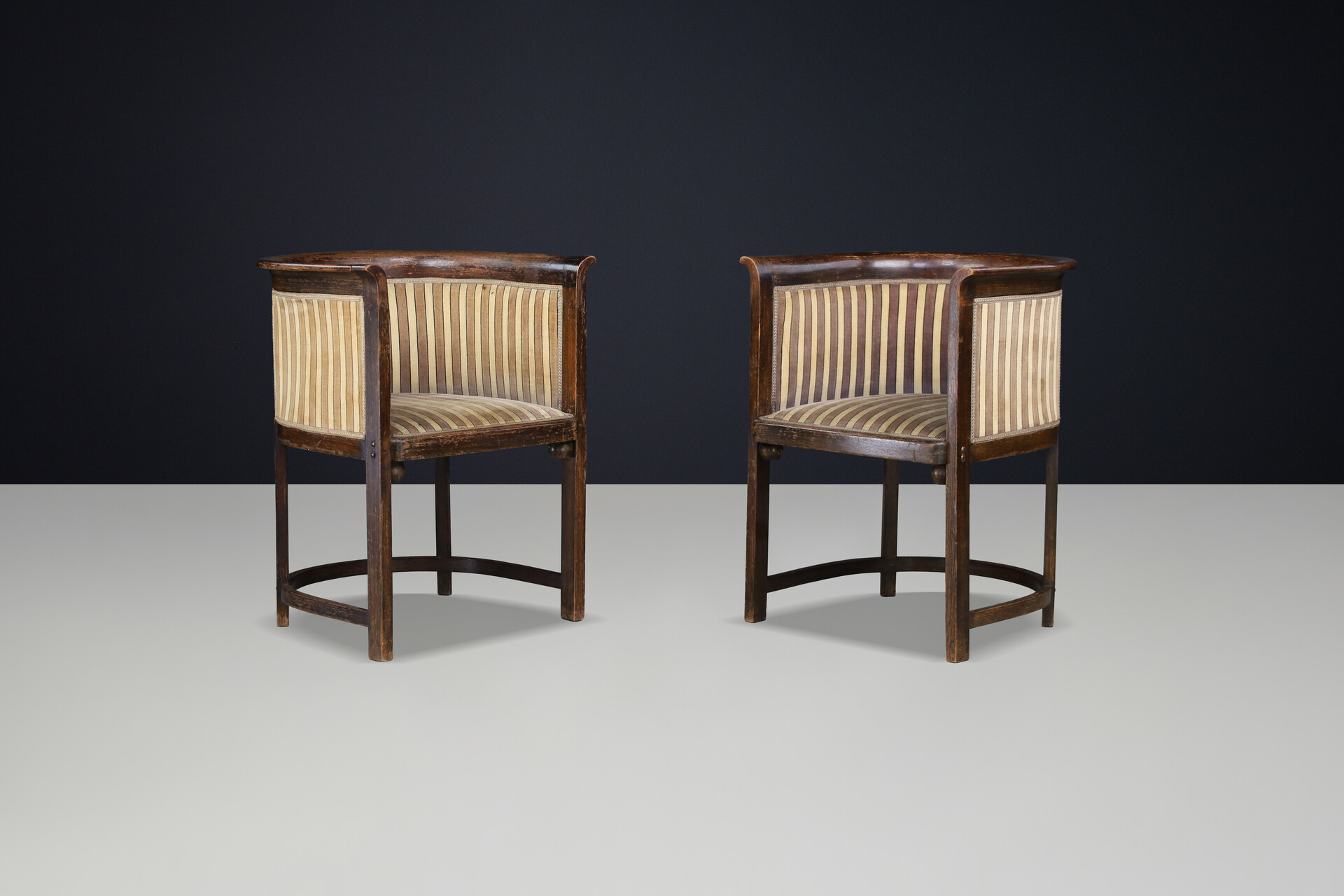Rare Pair of Josef Hoffmann Cabaret Fledermaus Armchairs, J. & J. Kohn Vienna 1907 Early-20th century