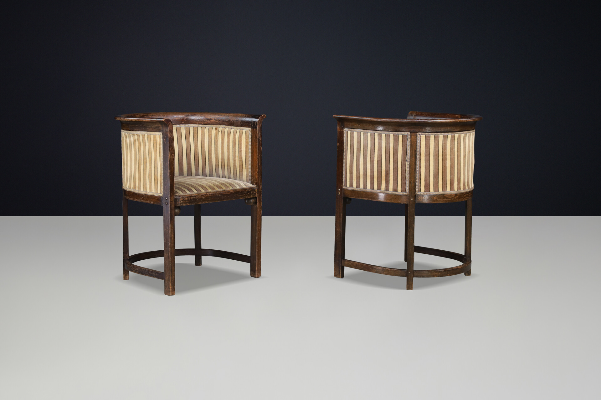 Rare Pair of Josef Hoffmann Cabaret Fledermaus Armchairs, J. & J. Kohn Vienna 1907 Early-20th century