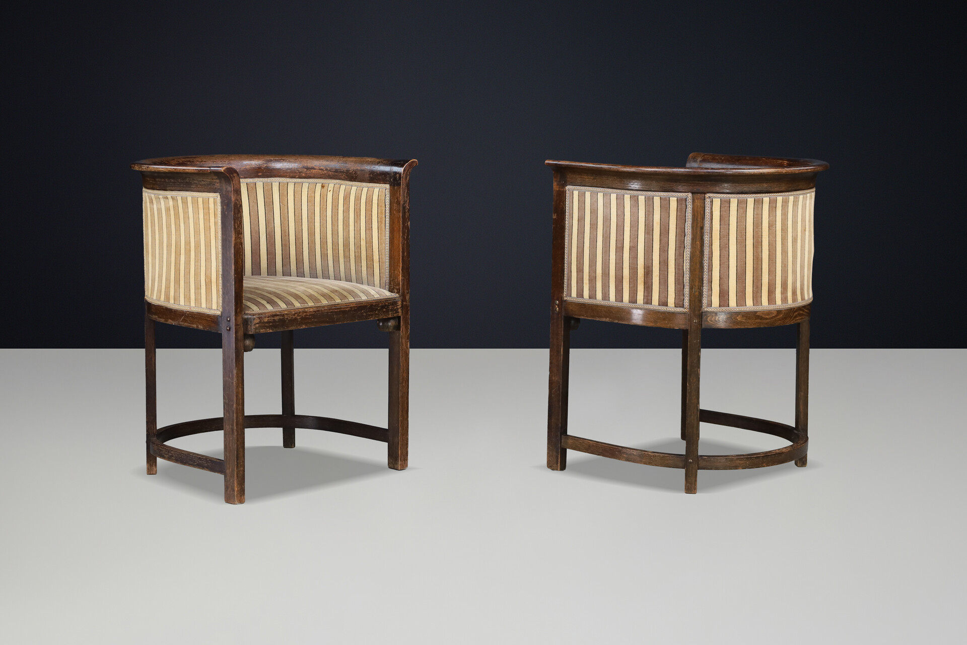 Rare Pair of Josef Hoffmann Cabaret Fledermaus Armchairs, J. & J. Kohn Vienna 1907 Early-20th century