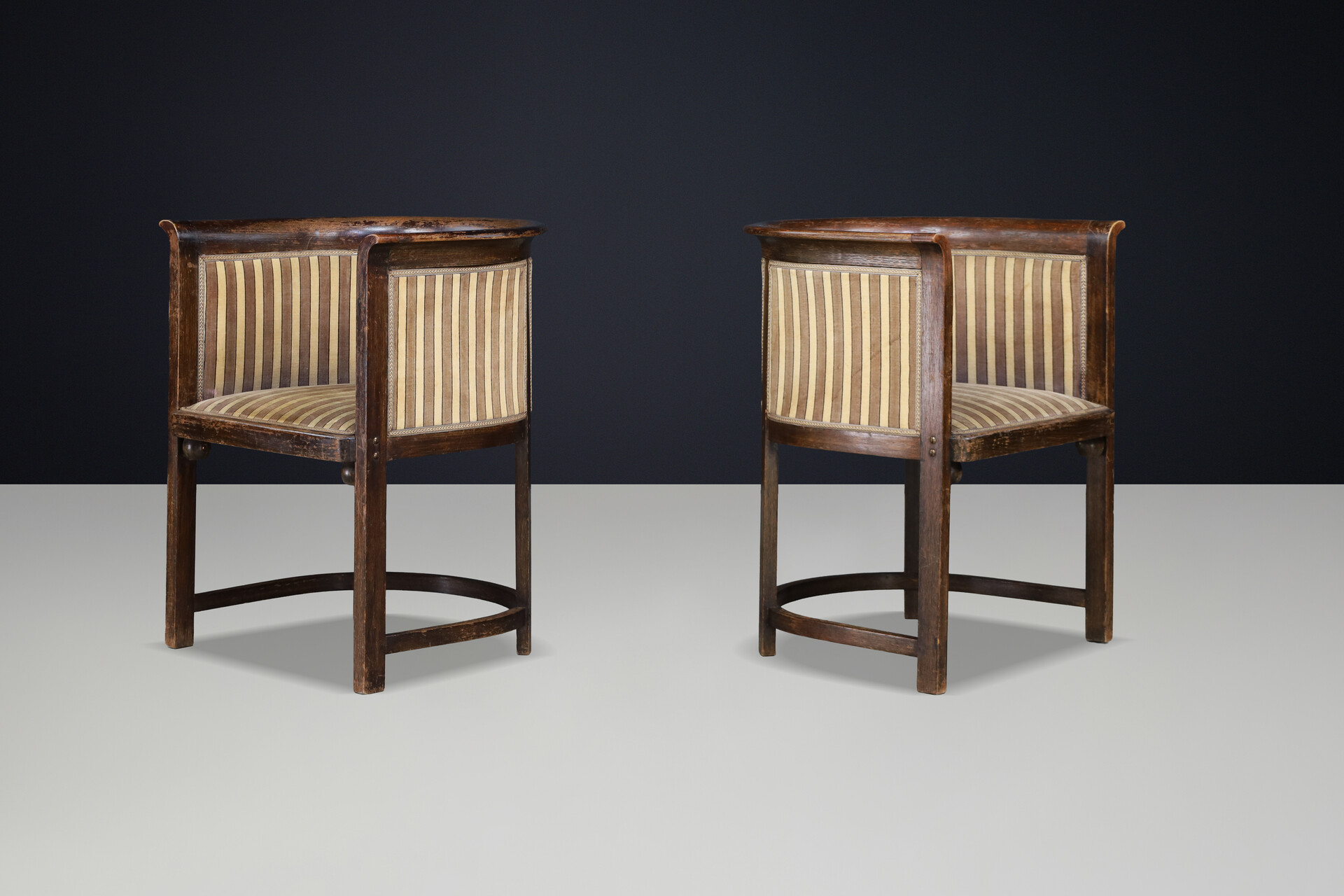 Rare Pair of Josef Hoffmann Cabaret Fledermaus Armchairs, J. & J. Kohn Vienna 1907 Early-20th century