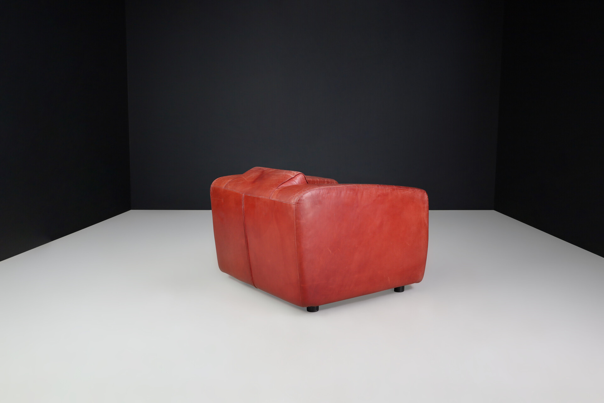 Red Patinated leather lounge chairs, The Netherlands Late-20th century