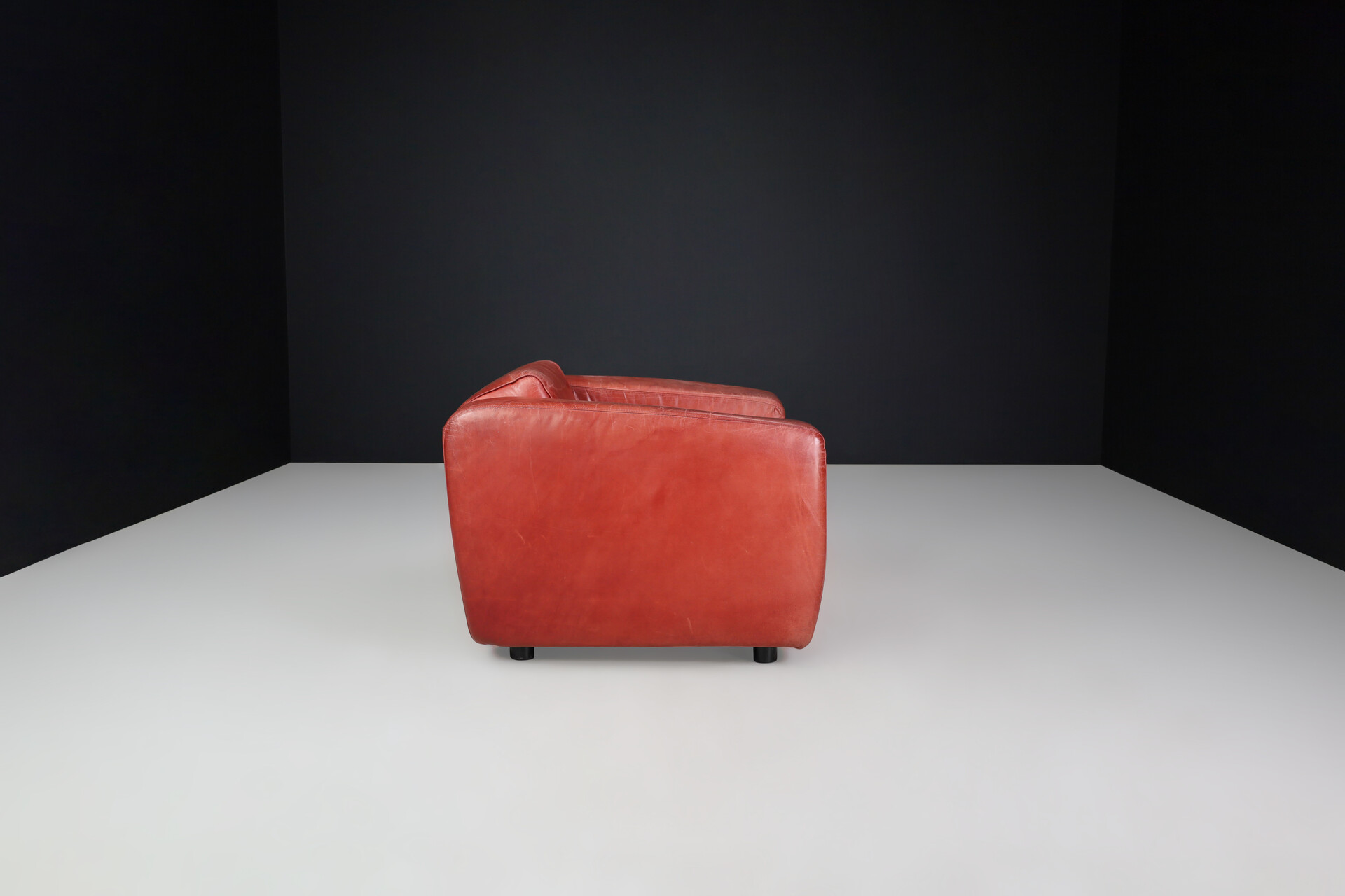 Red Patinated leather lounge chairs, The Netherlands Late-20th century