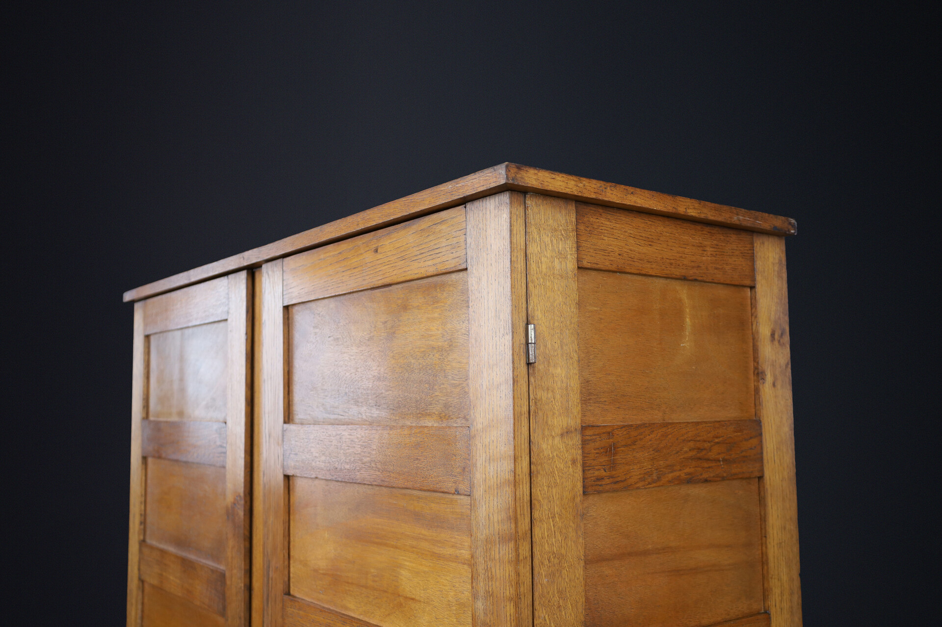 René Gabriel Oak Armoire Model S154 for “Service des Constructions Provisoires”, France 1940s Mid-20th century