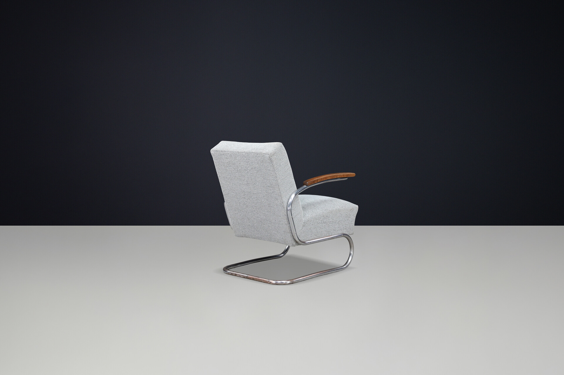 Reupholstered Bauhaus Cantilever Armchair in Tubular Steel, Thonet, 1930s Early-20th century