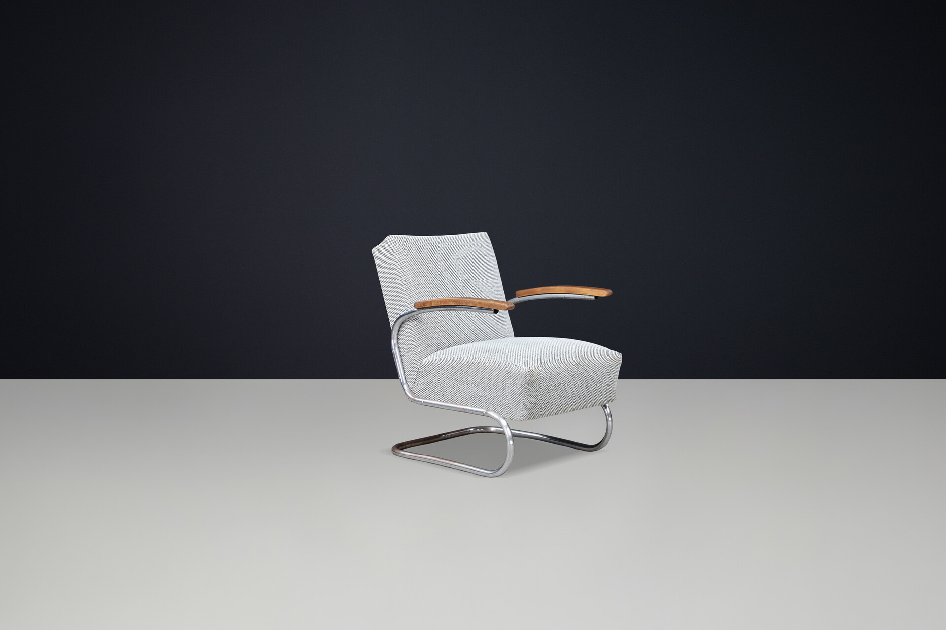 Reupholstered Bauhaus Cantilever Armchair in Tubular Steel, Thonet, 1930s Early-20th century