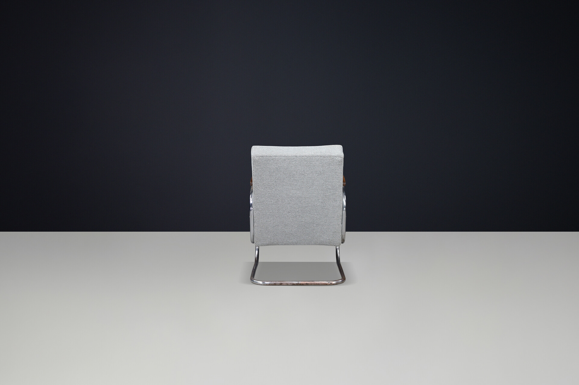 Reupholstered Bauhaus Cantilever Armchair in Tubular Steel, Thonet, 1930s Early-20th century