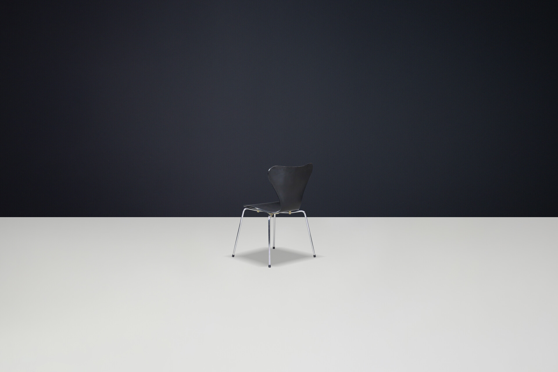 Scandinavian modern Arne Jacobsen Fritz  Chairs in Black, Model 3107 Denmark 1990s Late-20th century