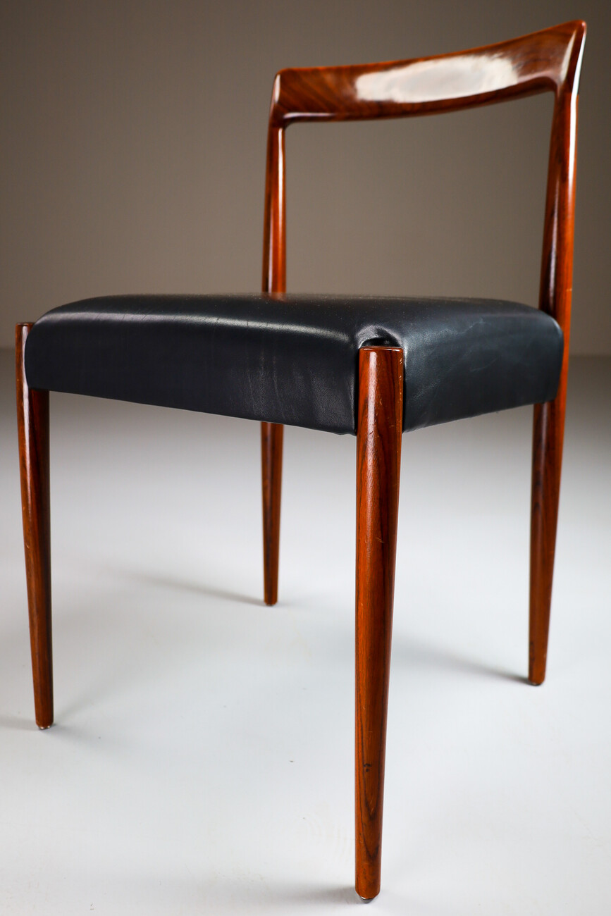 Scandinavian modern Dining Chairs with rosewood frame and black leather seat, Denmark 1950s Mid-20th century