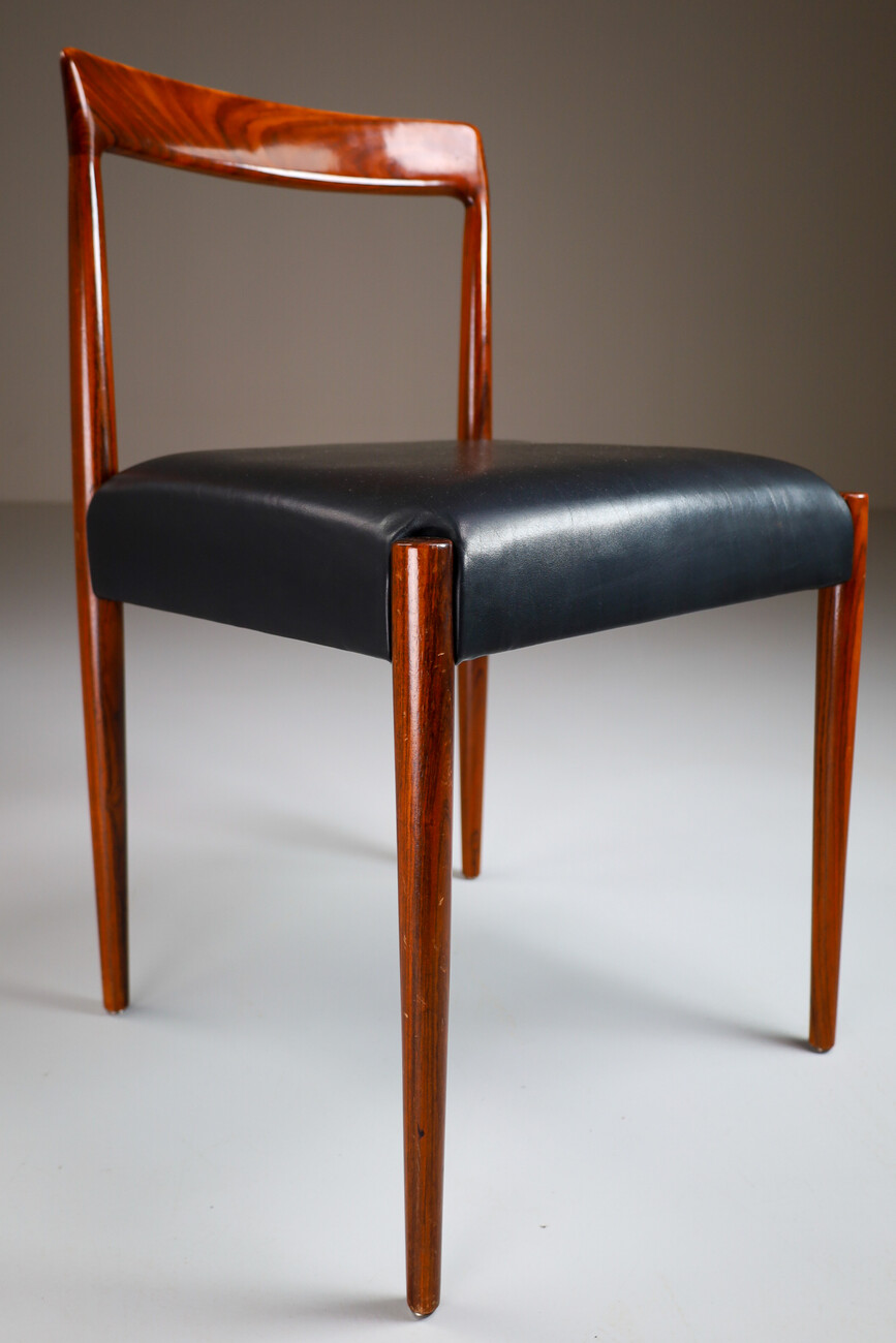 Scandinavian modern Dining Chairs with rosewood frame and black leather seat, Denmark 1950s Mid-20th century