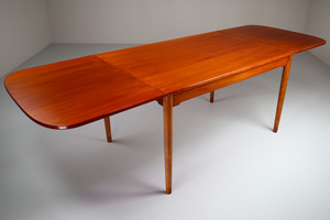 Scandinavian modern Hans Wegner Beautiful Rare Drop Leaf Dining Table Denmark 1970s Wholesale export The nertherlands Mid-20th century