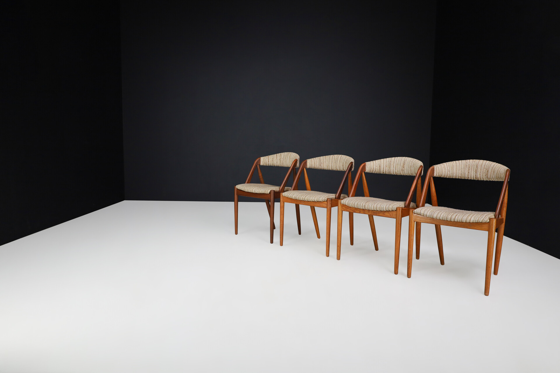 Scandinavian modern Kai Kristiansen Oak Dining Chairs, Denmark 1960s Mid-20th century