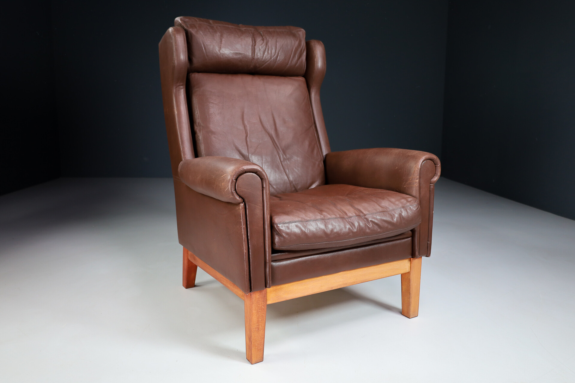 Scandinavian discount leather armchair