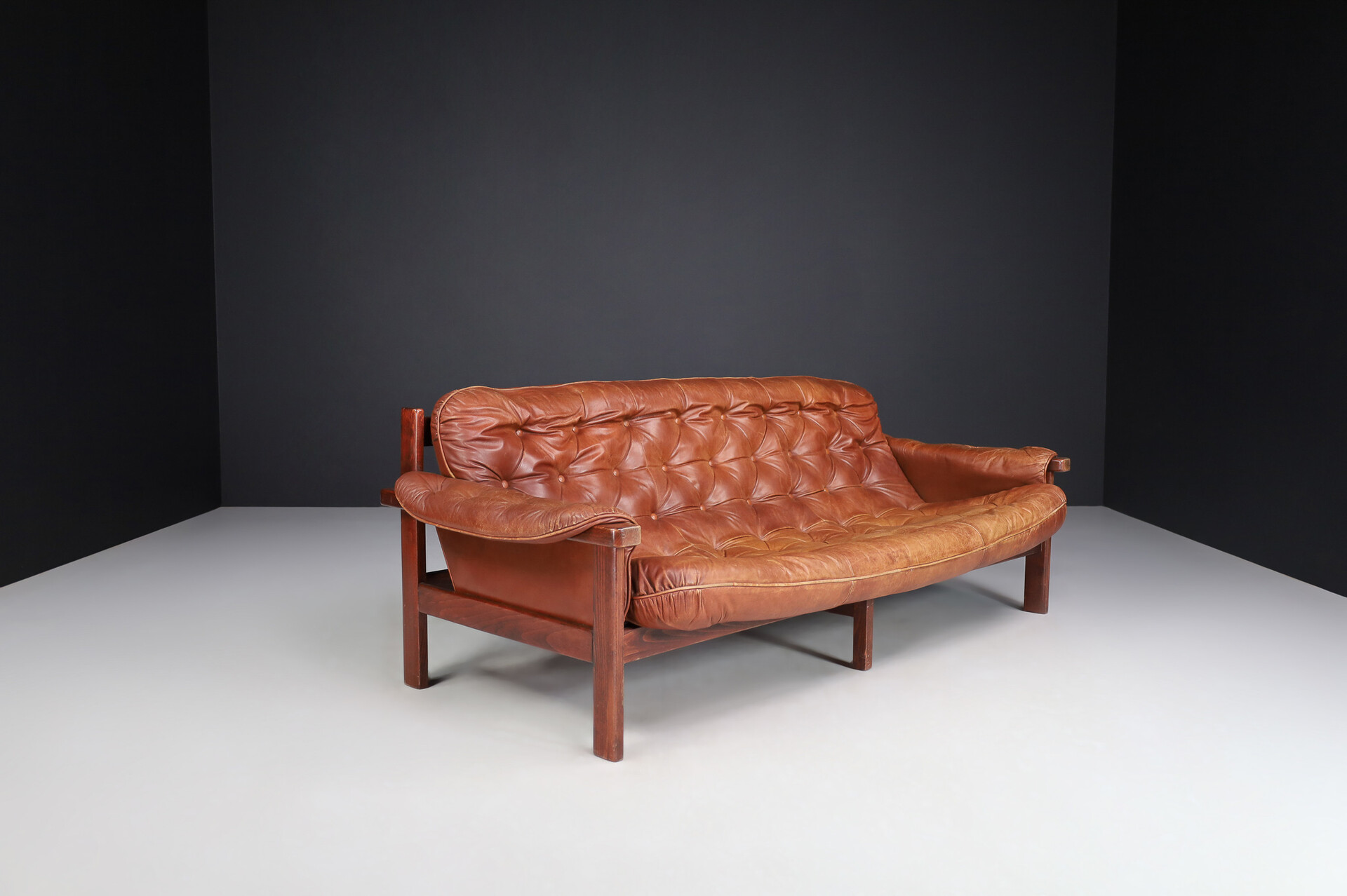 Scandinavian modern Lounge sofa in patinated leather and wood , Denmark 1960s Mid-20th century