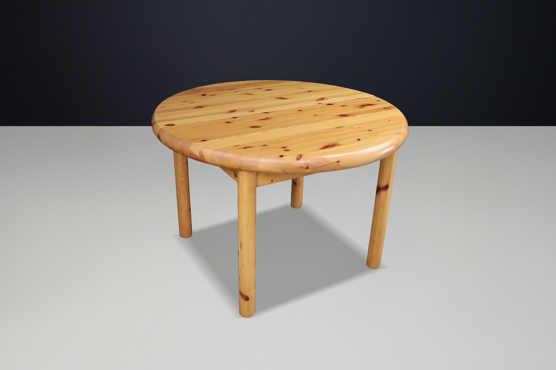 Scandinavian modern Rainer Daumiller, Extendable Dining Table, Solid Pine, Denmark, 1970s Mid-20th century