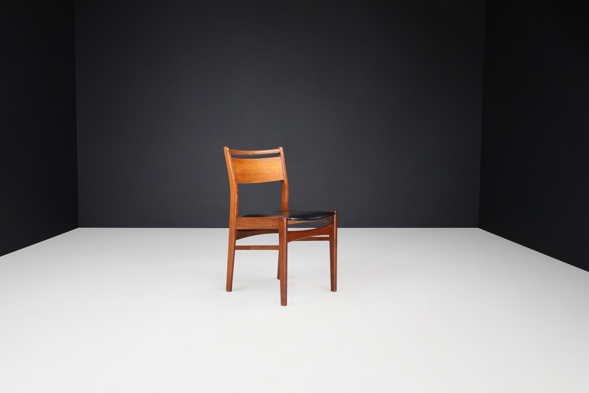 Scandinavian modern Teak and leather dinning chairs , Denmark 1960s Mid-20th century