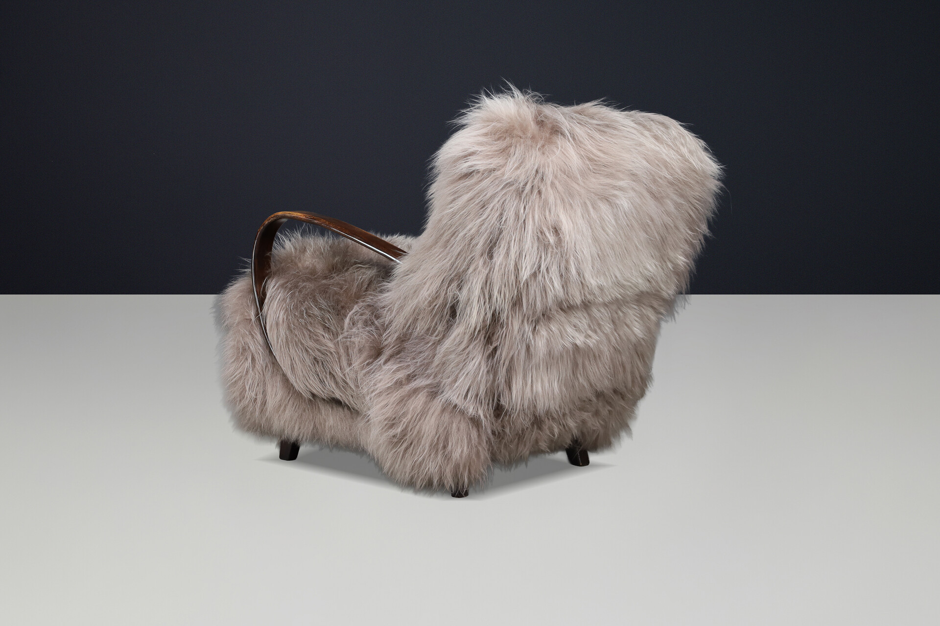 Sculptural Art Deco lounge chair by Jindřich Halabala, in luxurious Icelandic sheepskin CZ 1940 Mid-20th century