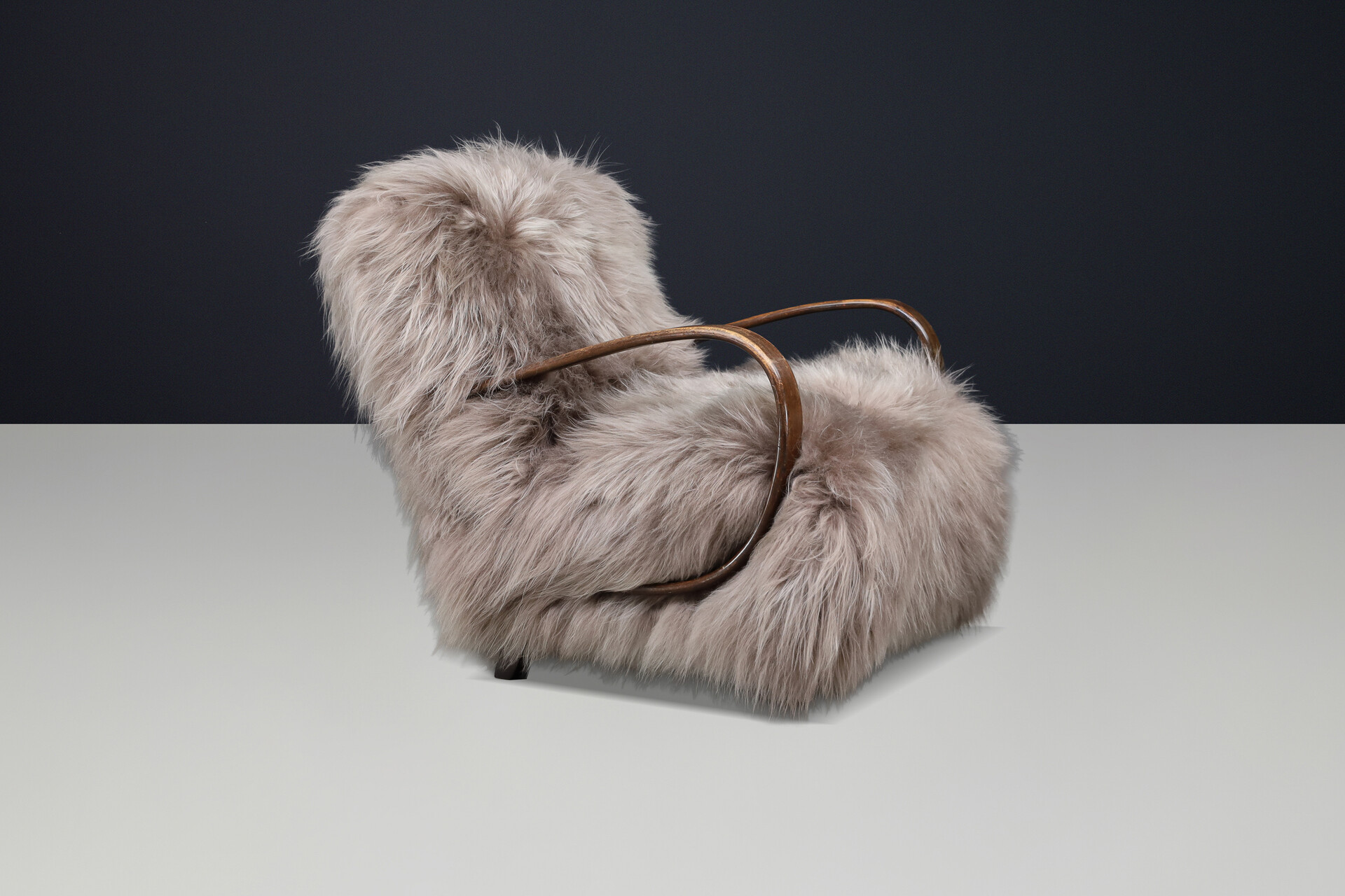 Sculptural Art Deco lounge chair by Jindřich Halabala, in luxurious Icelandic sheepskin CZ 1940 Mid-20th century