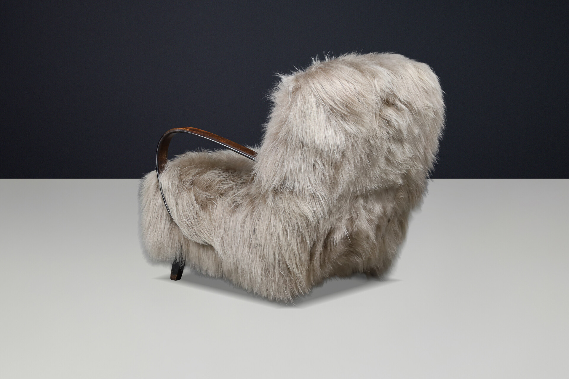Sculptural Art Deco lounge chair by Jindřich Halabala, in luxurious Icelandic sheepskin CZ 1940 Mid-20th century