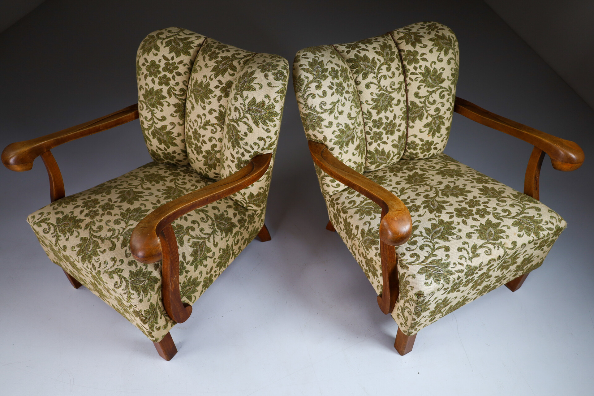Sculptural Form Arm/Lounge Chairs in the style Paolo Buffa, 1940s, Italy Mid-20th century