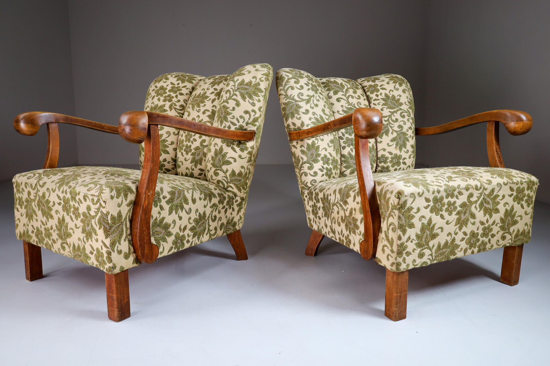 Sculptural Form Arm/Lounge Chairs in the style Paolo Buffa, 1940s, Italy Mid-20th century