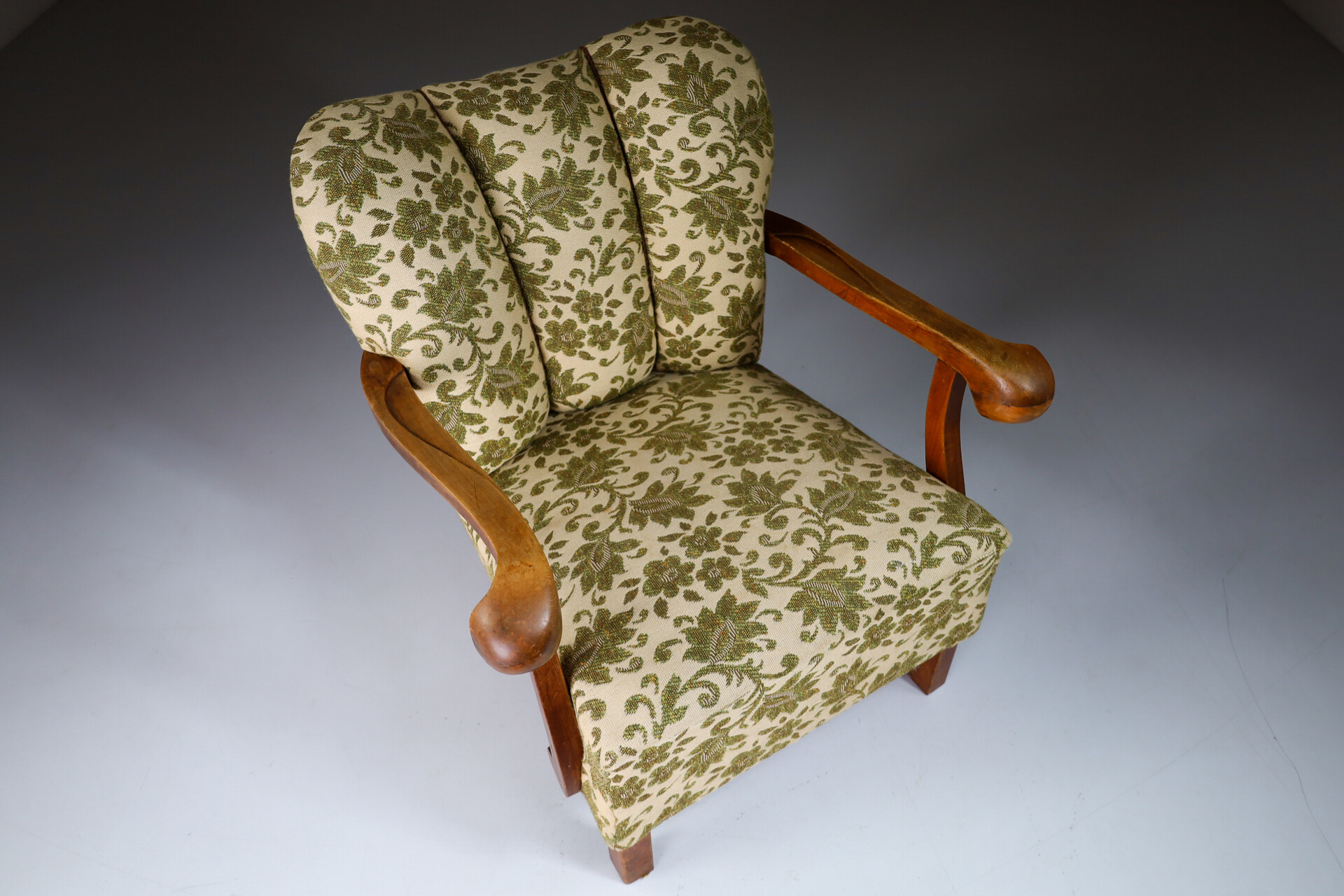 Sculptural Form Arm/Lounge Chairs in the style Paolo Buffa, 1940s, Italy Mid-20th century