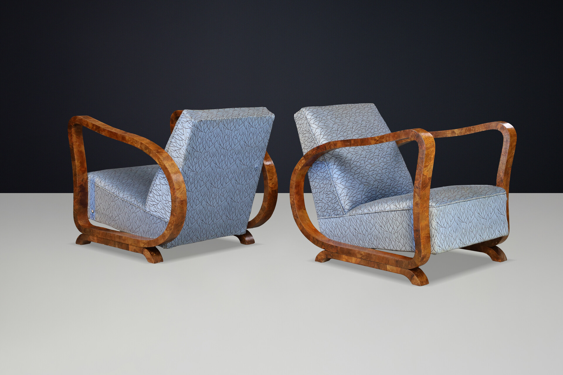 Sculptural Pair of Italian Art Deco Burl Wood Club Armchairs, 1920s–1930s Early-20th century
