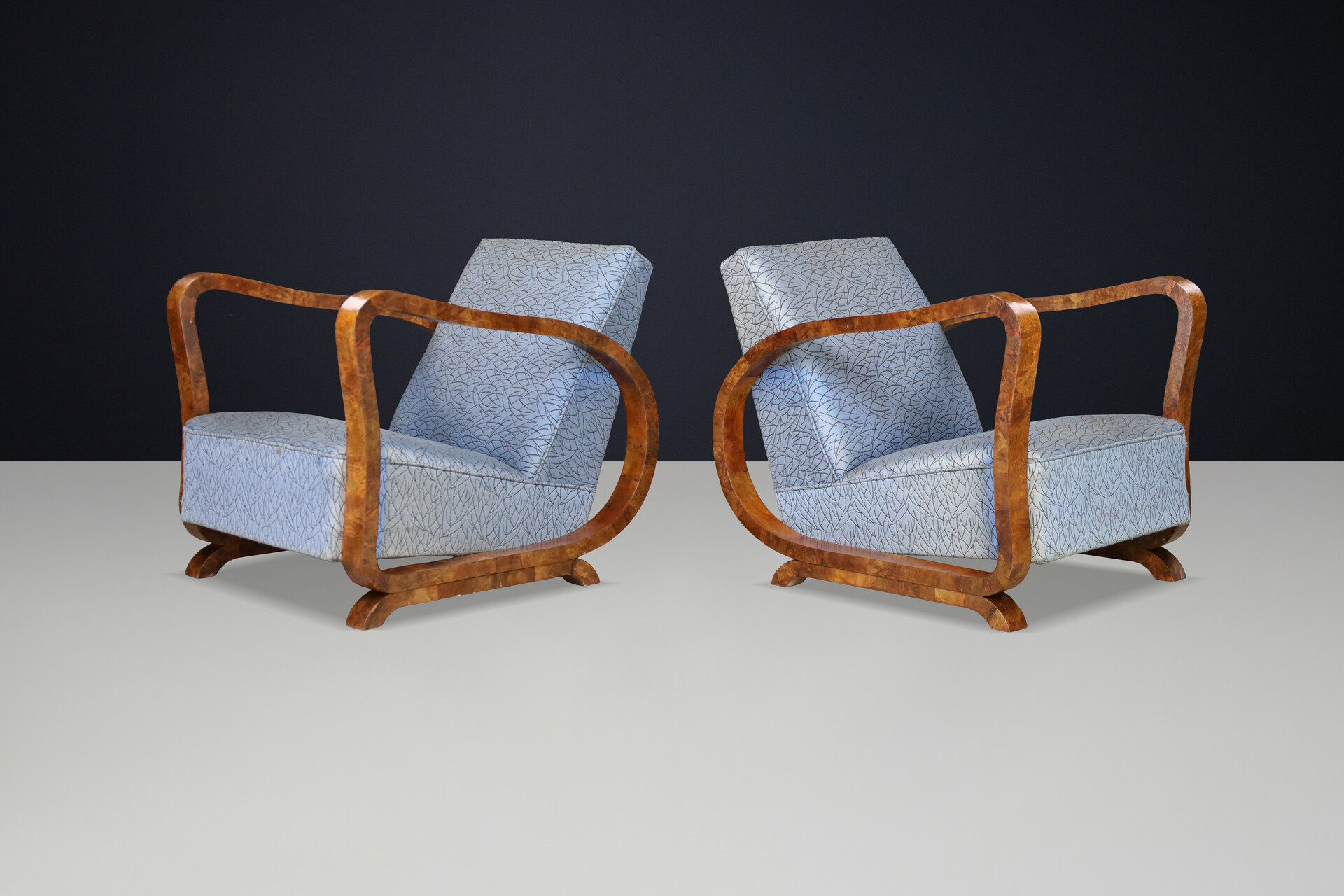 Sculptural Pair of Italian Art Deco Burl Wood Club Armchairs, 1920s–1930s Early-20th century