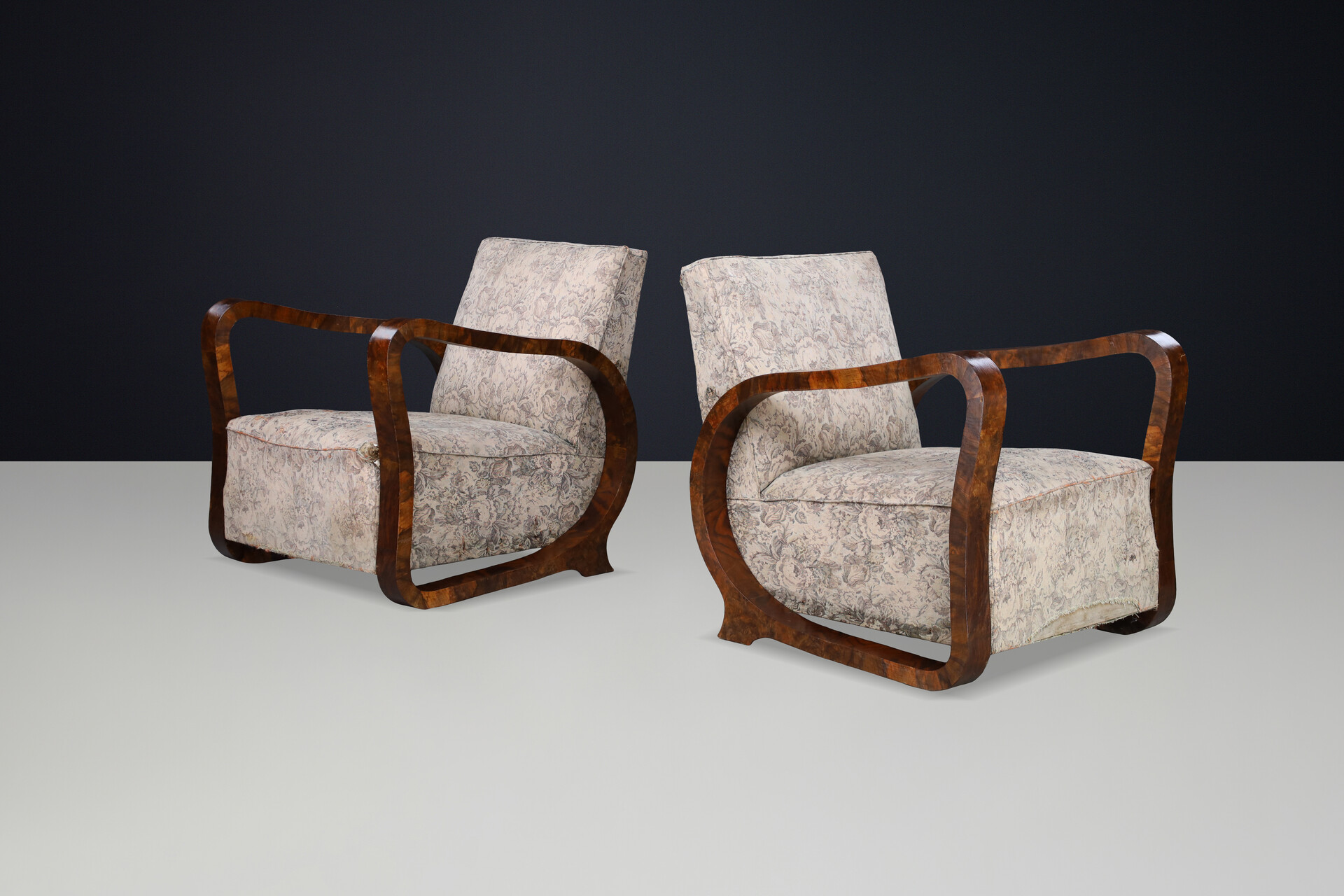 Sculptural Pair of Italian Art Deco Burl Wood Club Armchairs, 1920s–1930s Early-20th century