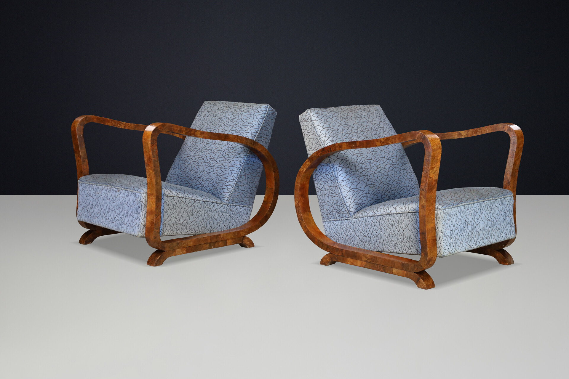 Sculptural Pair of Italian Art Deco Burl Wood Club Armchairs, 1920s–1930s Early-20th century