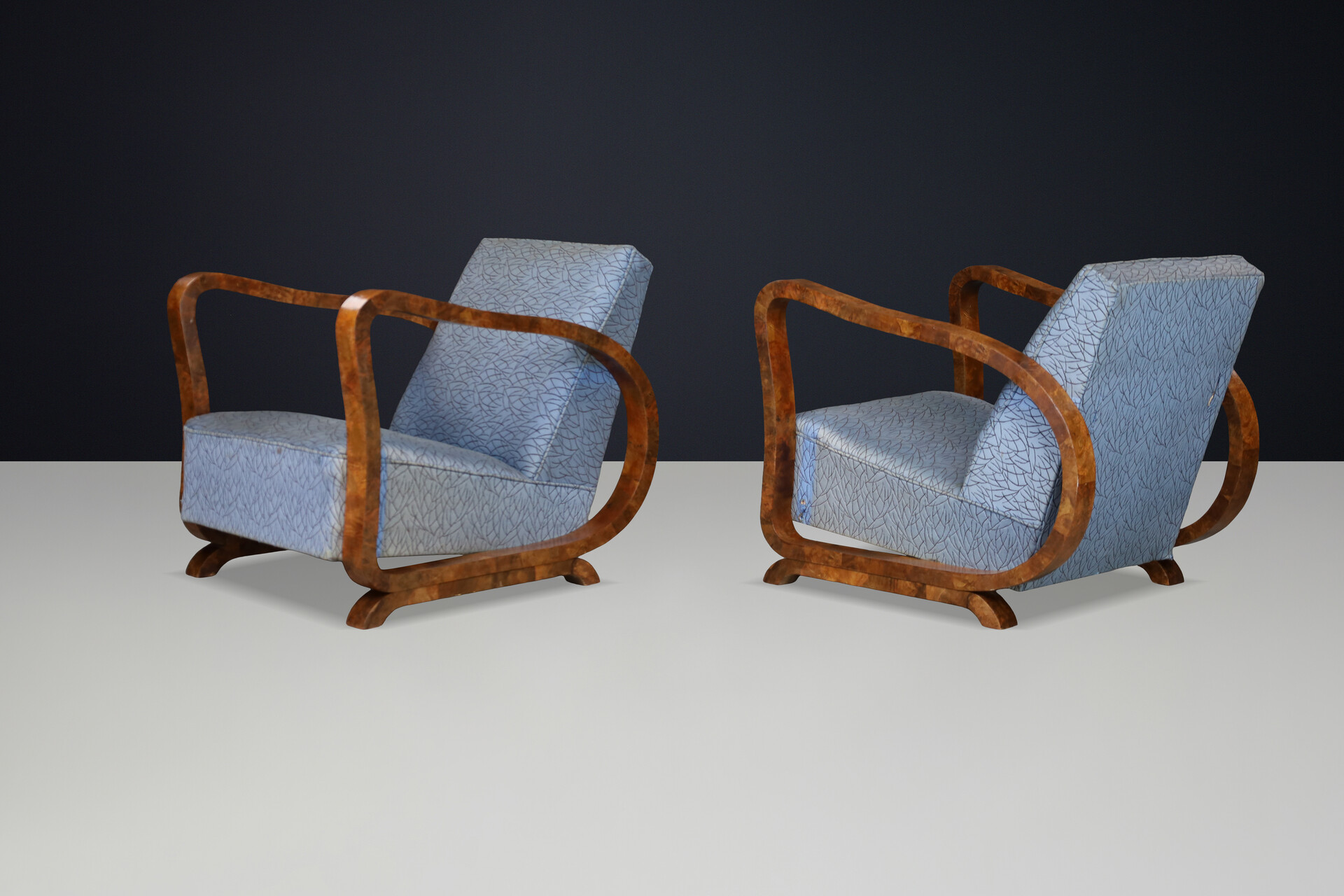 Sculptural Pair of Italian Art Deco Burl Wood Club Armchairs, 1920s–1930s Early-20th century