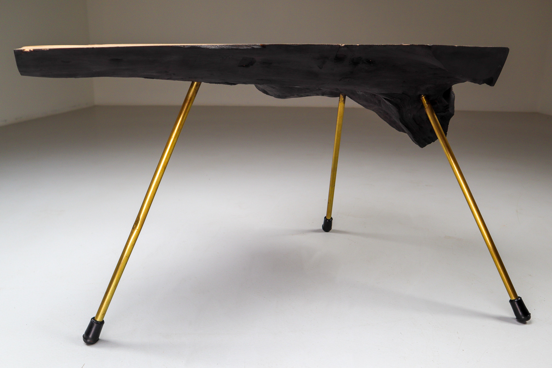 Sculputural Carl Auböck 'Tree Trunk' Coffee Table in Walnut, Austria, 1950s Mid-20th century