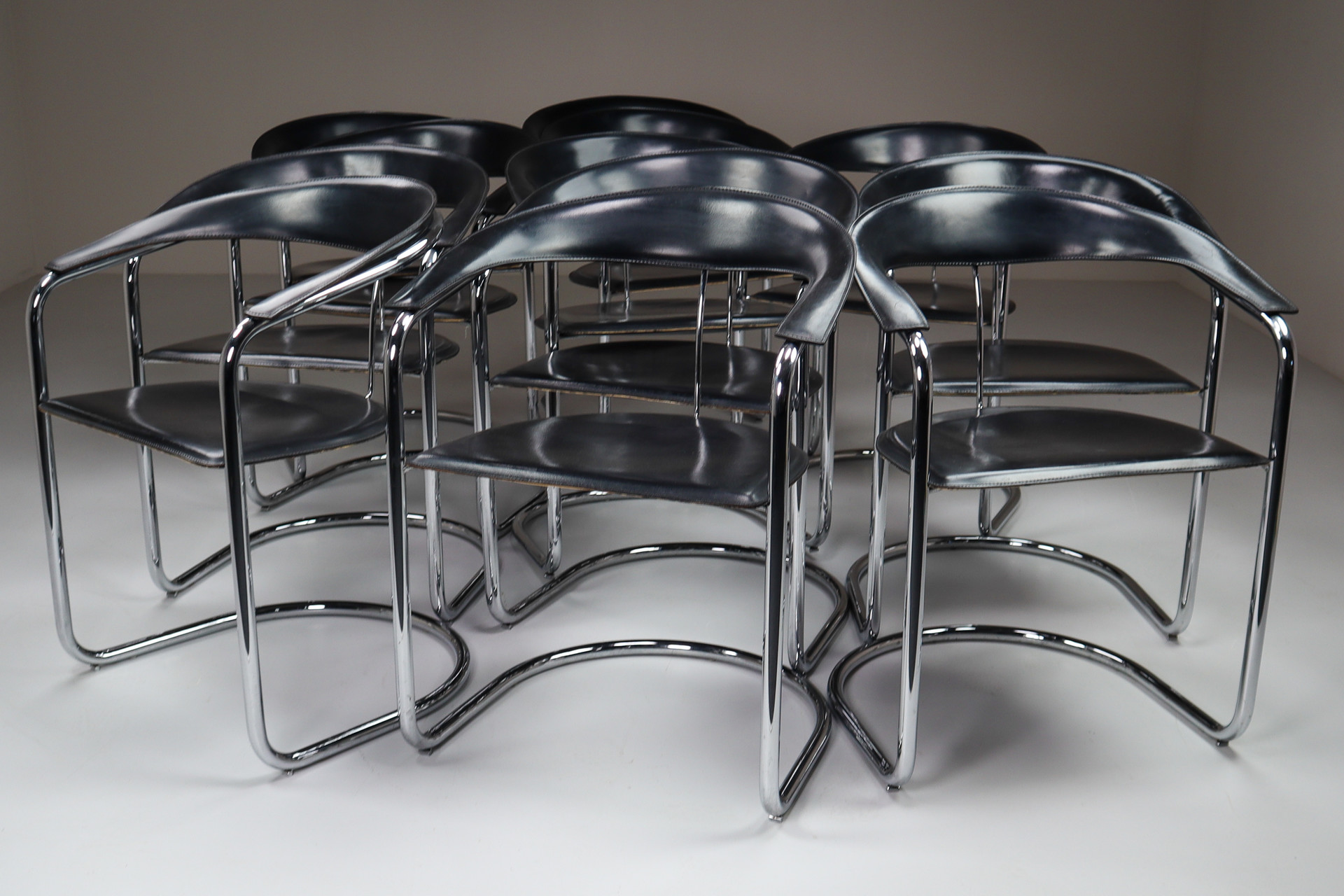 Set of 12 Black Leather Italian Dining Room Chairs, by Arrben Canasta, circa 1970s Mid-20th century