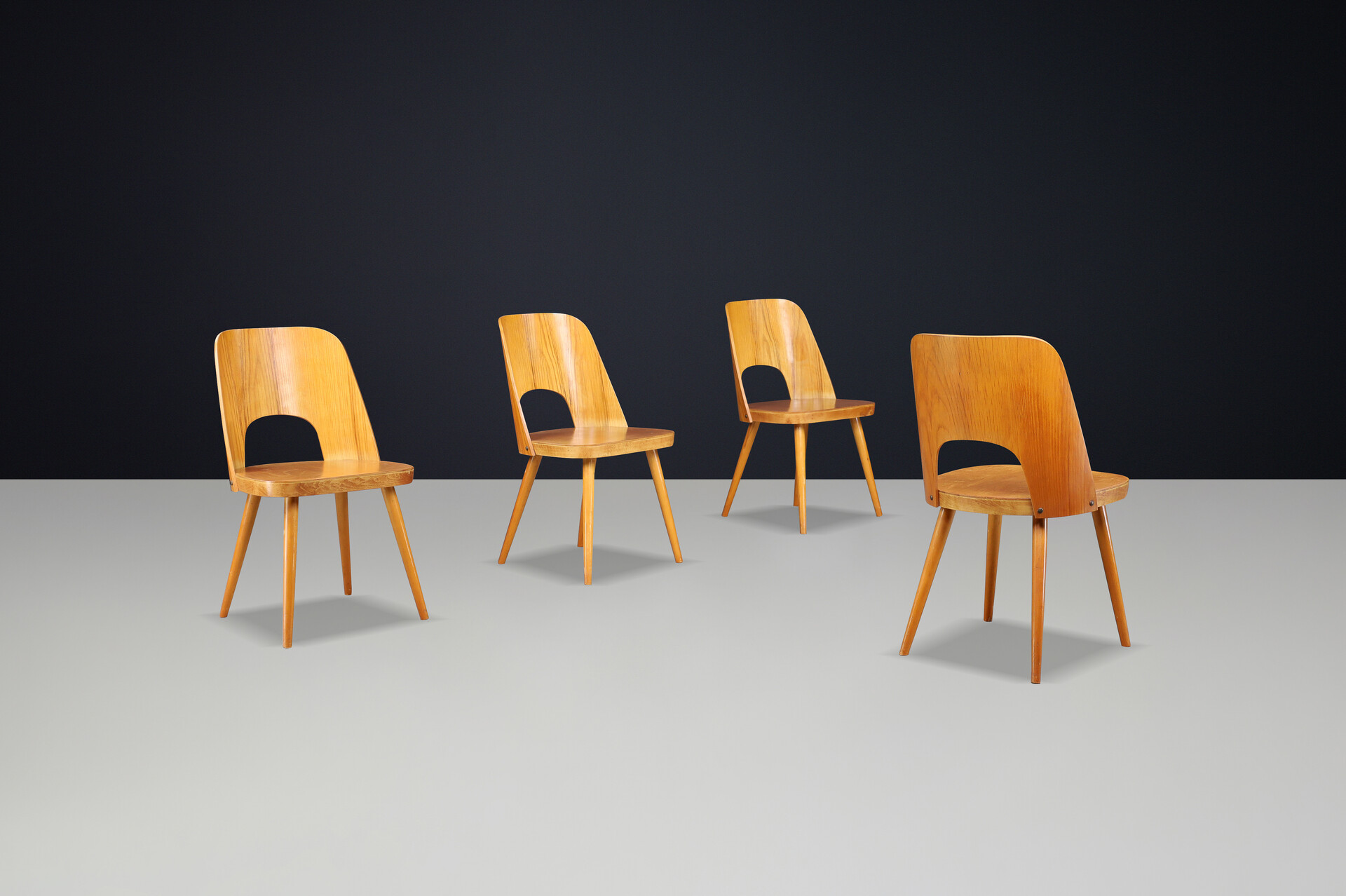 Set of 4 dining chairs by Oswald Heardtl for Thonet, 1950s Czech Republic Mid-20th century