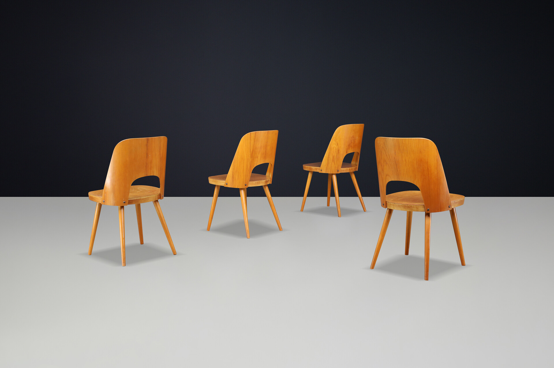 Set of 4 dining chairs by Oswald Heardtl for Thonet, 1950s Czech Republic Mid-20th century