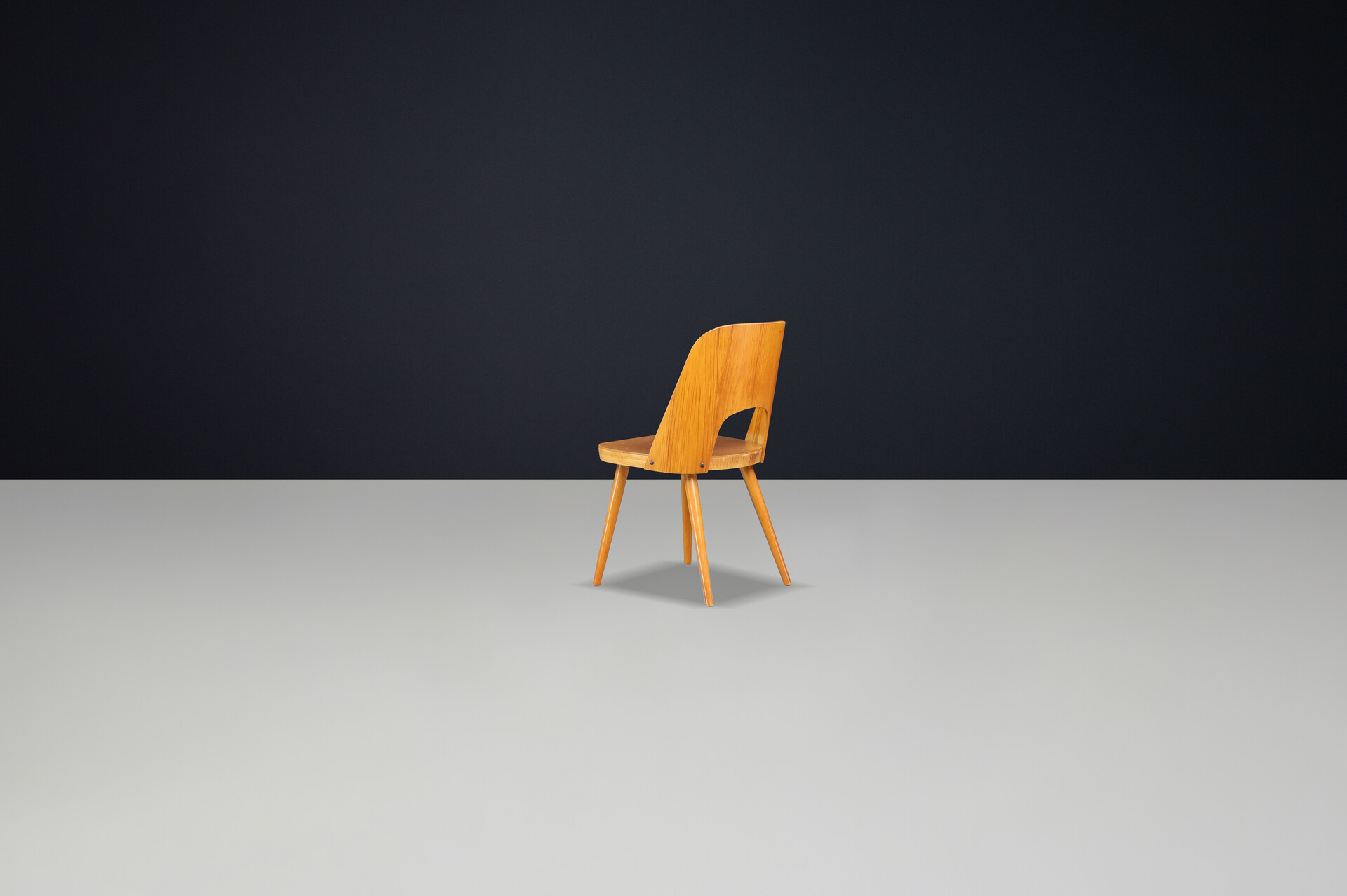 Set of 4 dining chairs by Oswald Heardtl for Thonet, 1950s Czech Republic Mid-20th century