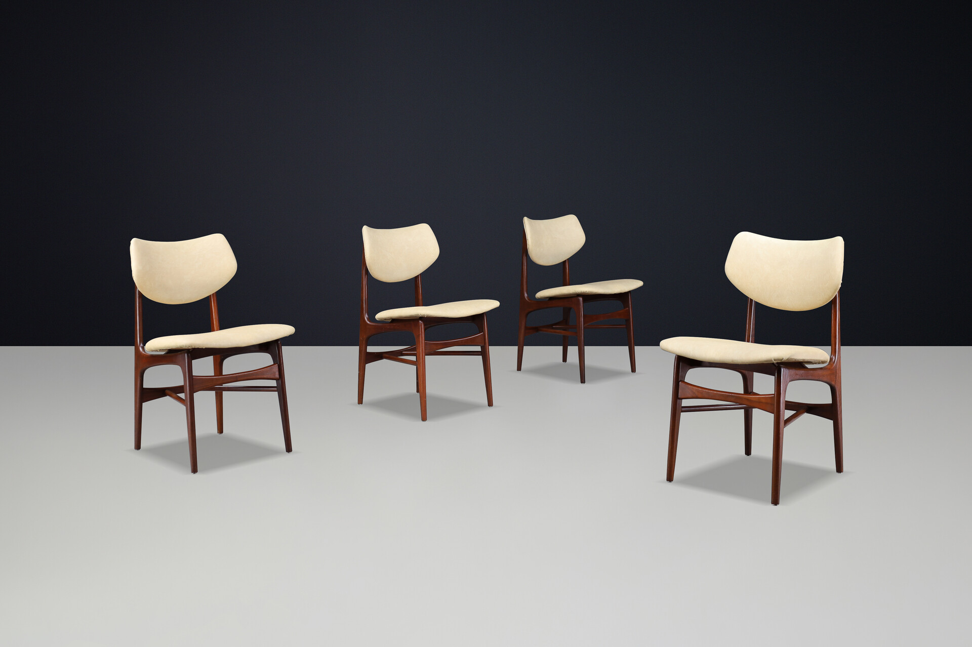 Set of 4 dining chairs hamar by Louis van Teeffelen for Wėbė. Mid-20th century