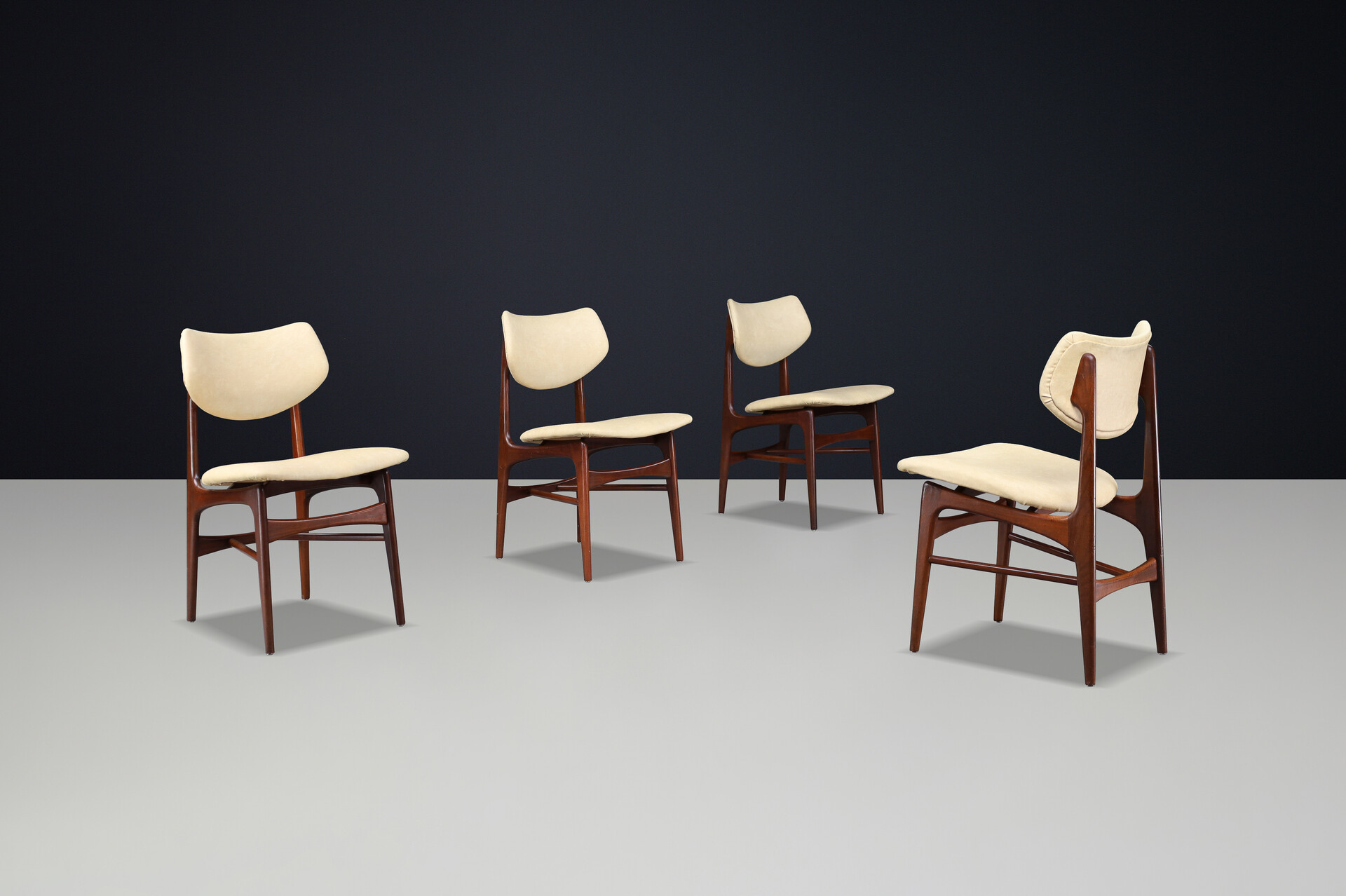 Set of 4 dining chairs hamar by Louis van Teeffelen for Wėbė. Mid-20th century