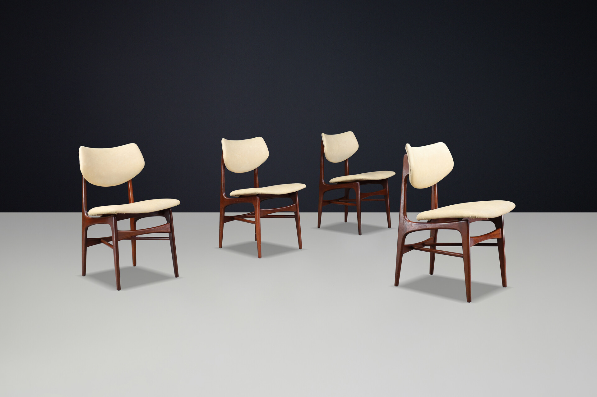 Set of 4 dining chairs hamar by Louis van Teeffelen for Wėbė. Mid-20th century