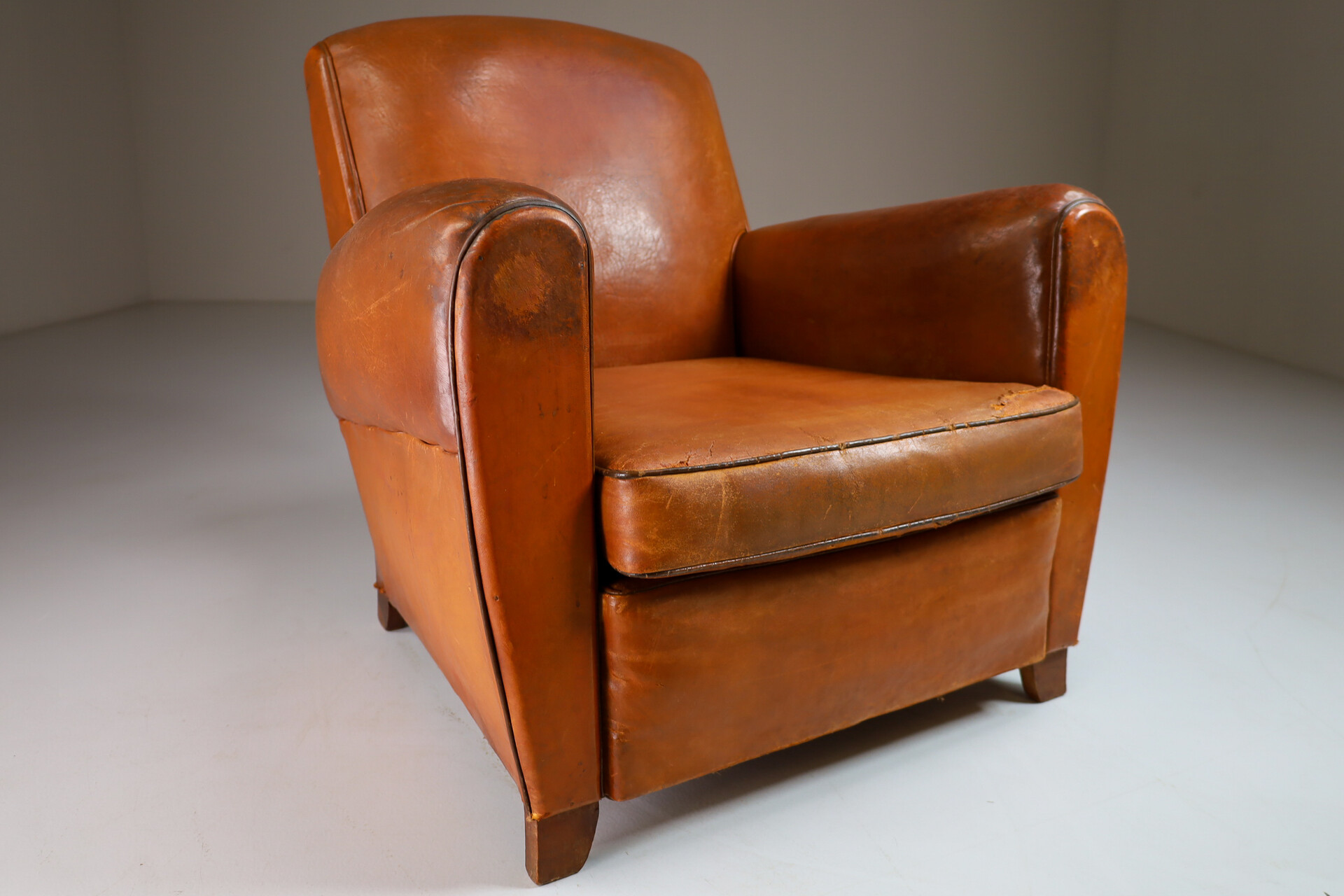 Set/2 cognac leather Art Deco Club Chairs France 1930s Early-20th century
