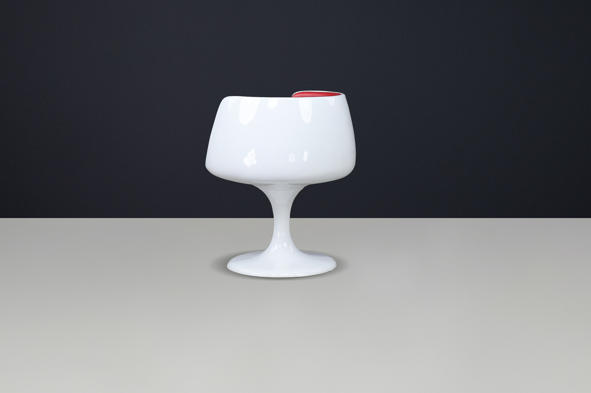 Space Age chair in white fiberglass and red Leather , Italy 1960s Mid-20th century