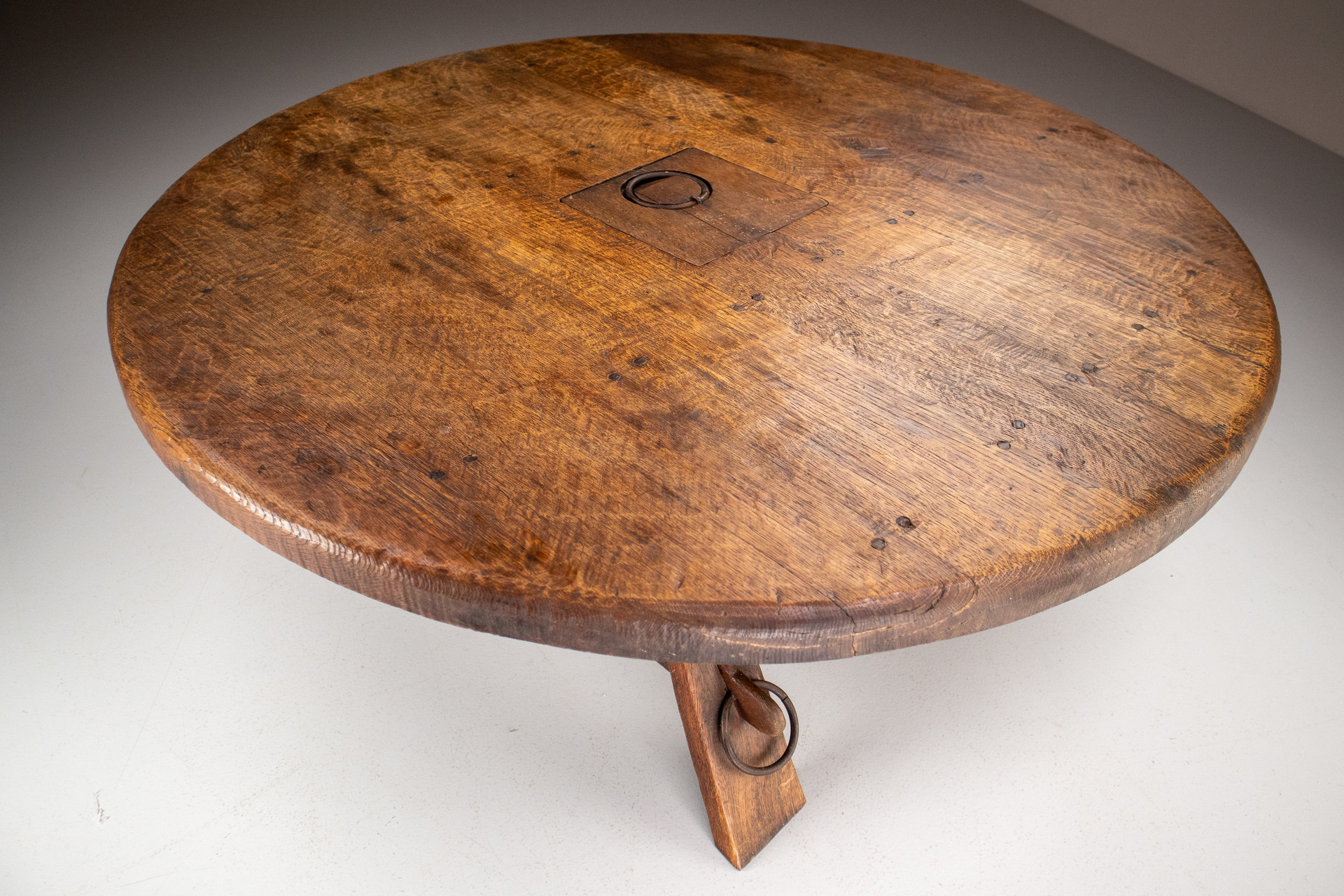 Strong Oak Brutalist round Coffee table France 1950s Mid-20th century