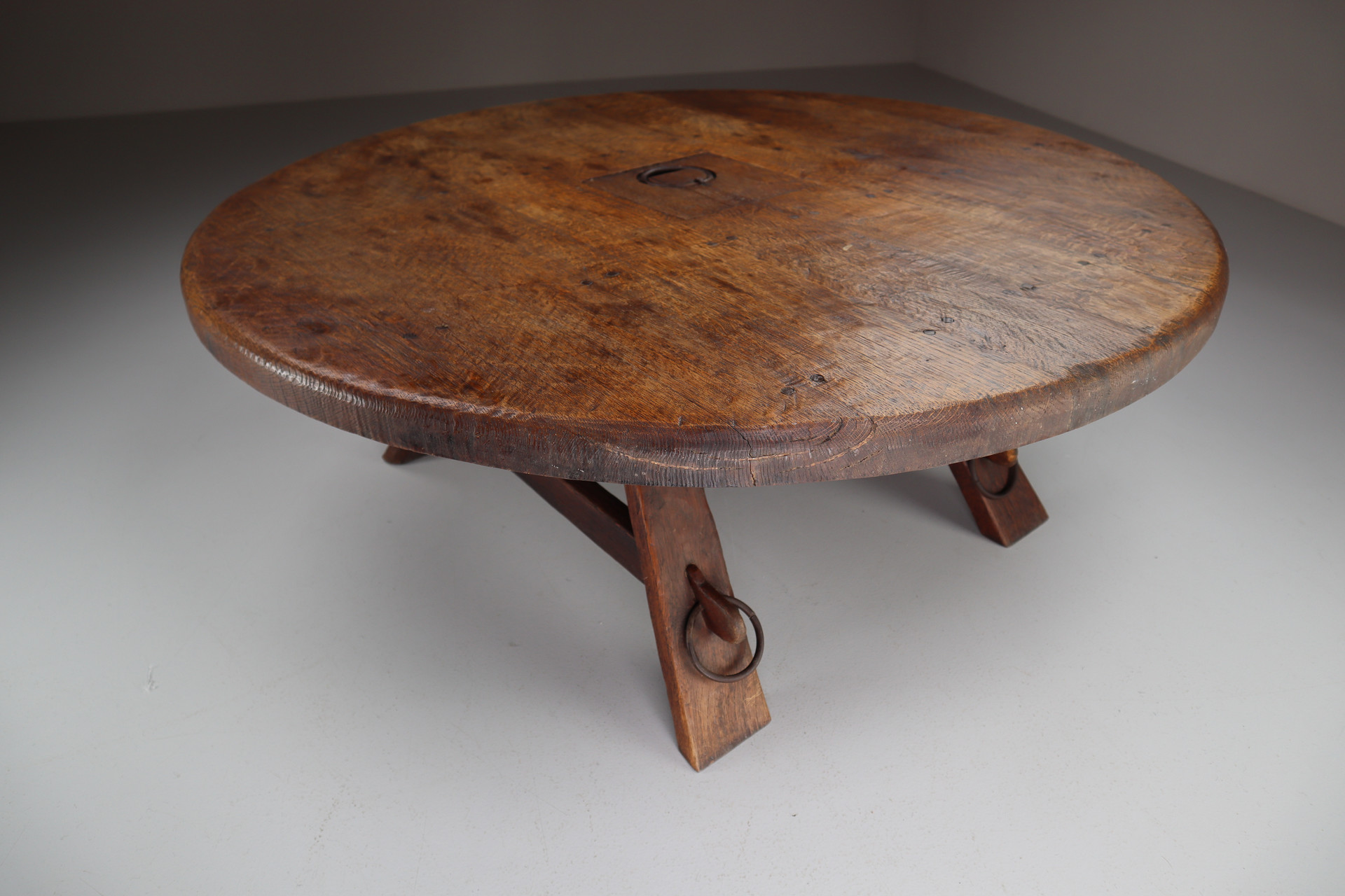 Strong Oak Brutalist round Coffee table France 1950s Mid-20th century